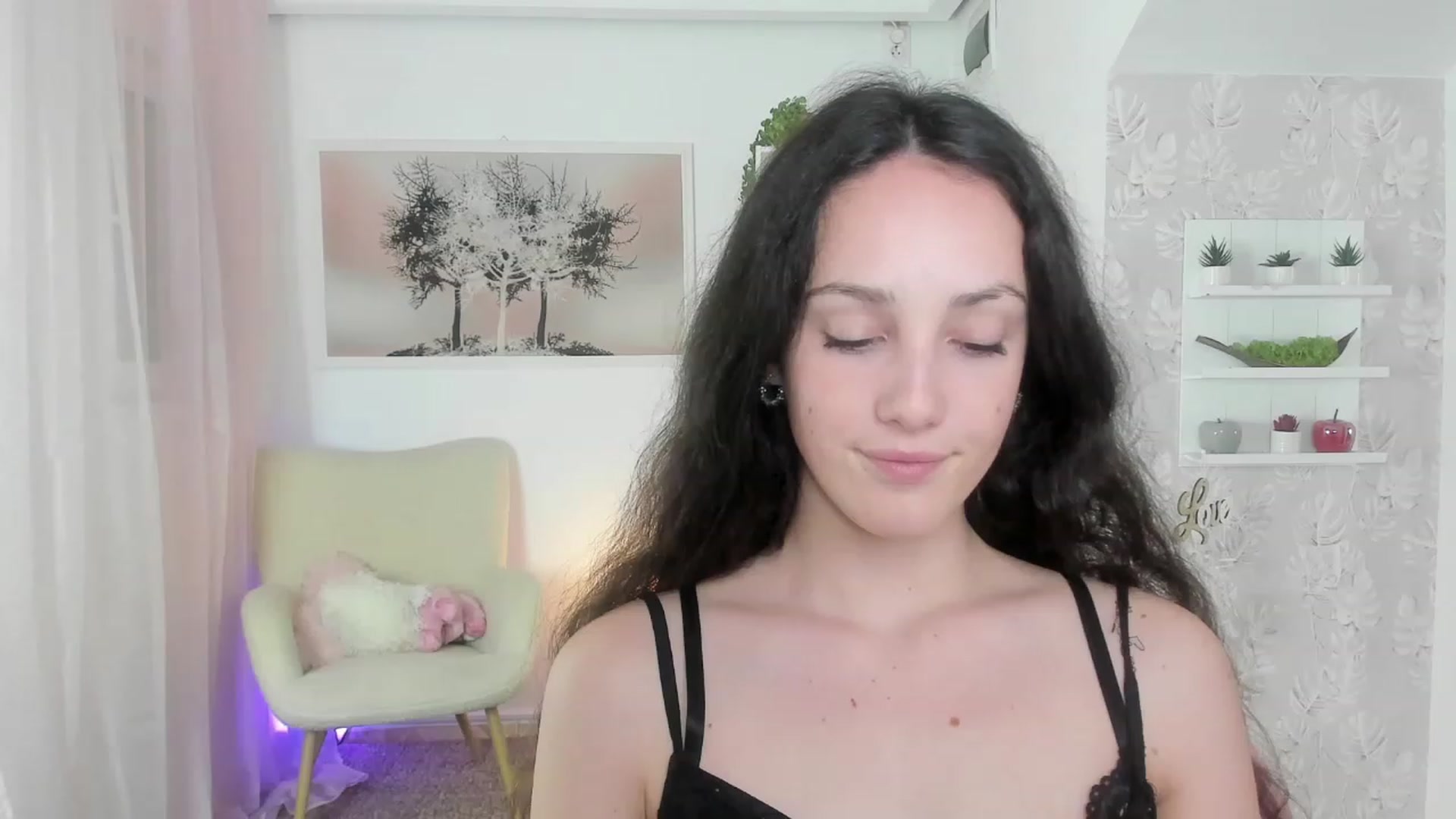 Gallery image thumbnail from Sophie_Rain18's myfreecams stream on, 06/14/2023, 14:54 image 14 of 20