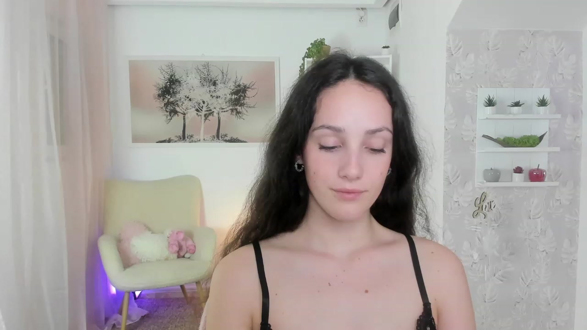 Gallery image thumbnail from Sophie_Rain18's myfreecams stream on, 06/14/2023, 17:01 image 16 of 20