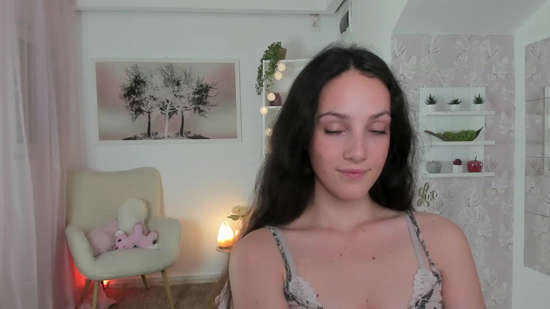Gallery image thumbnail from Sophie_Rain18's myfreecams stream on, 06/16/2023, 17:21 image 13 of 20