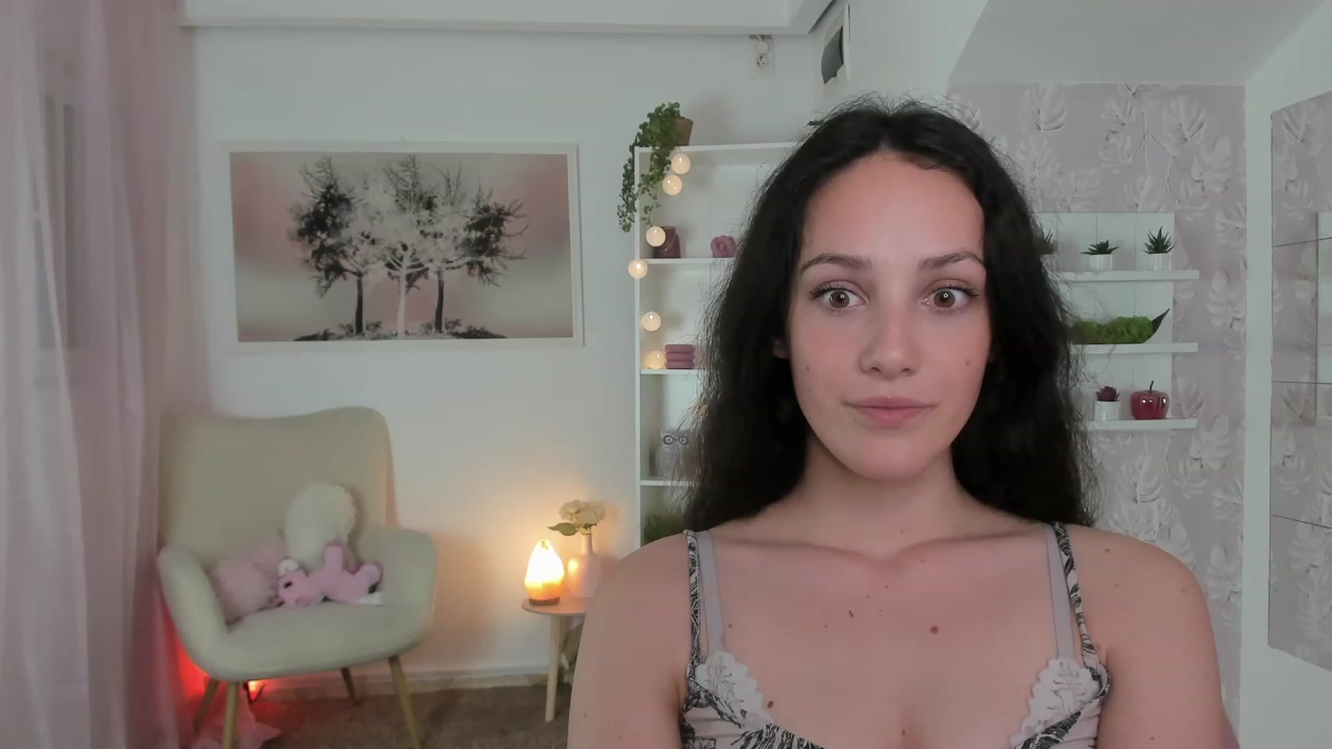 Gallery image thumbnail from Sophie_Rain18's myfreecams stream on, 06/16/2023, 17:21 image 15 of 20