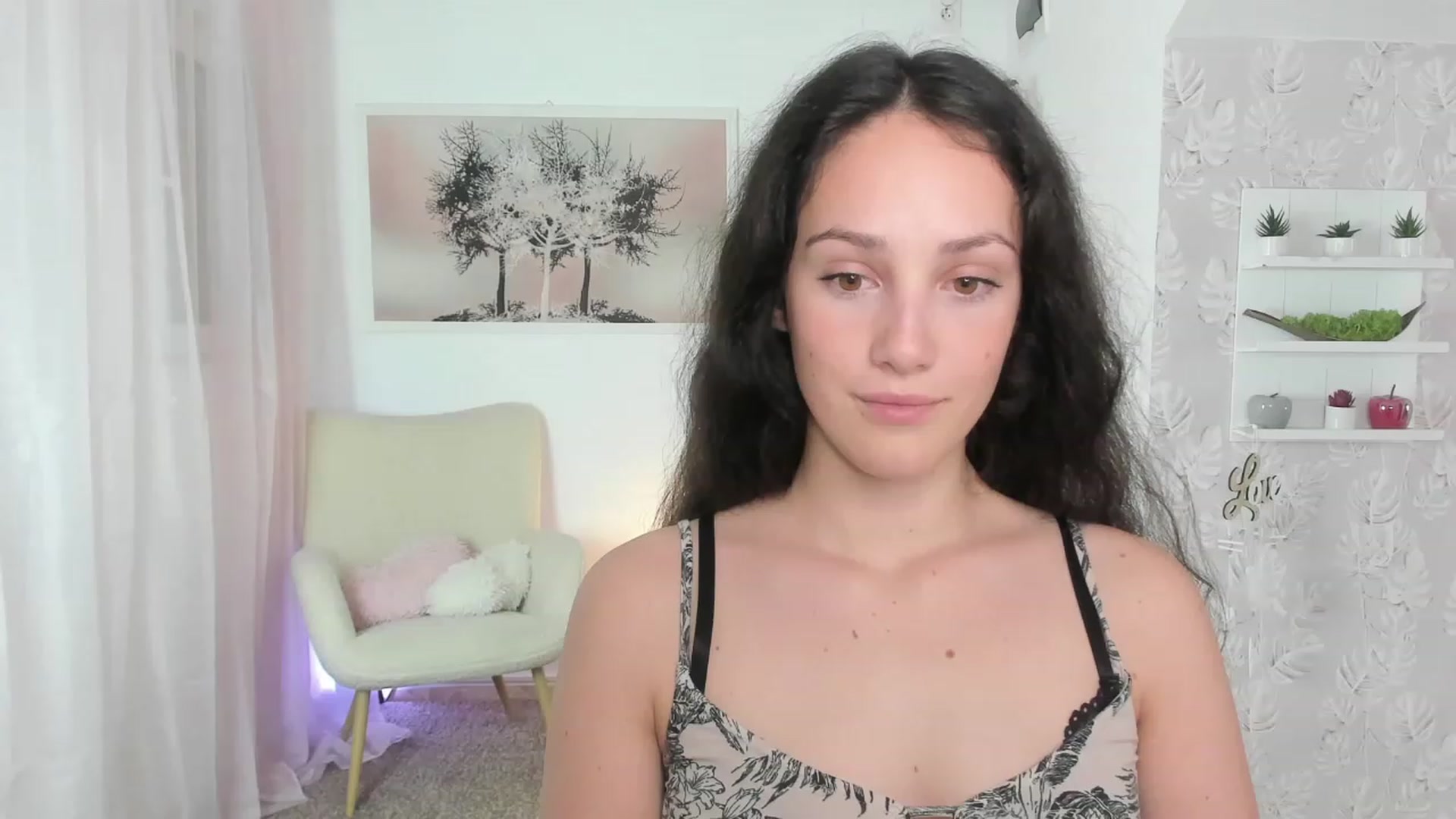 Gallery image thumbnail from Sophie_Rain18's myfreecams stream on, 06/19/2023, 14:25 image 20 of 20