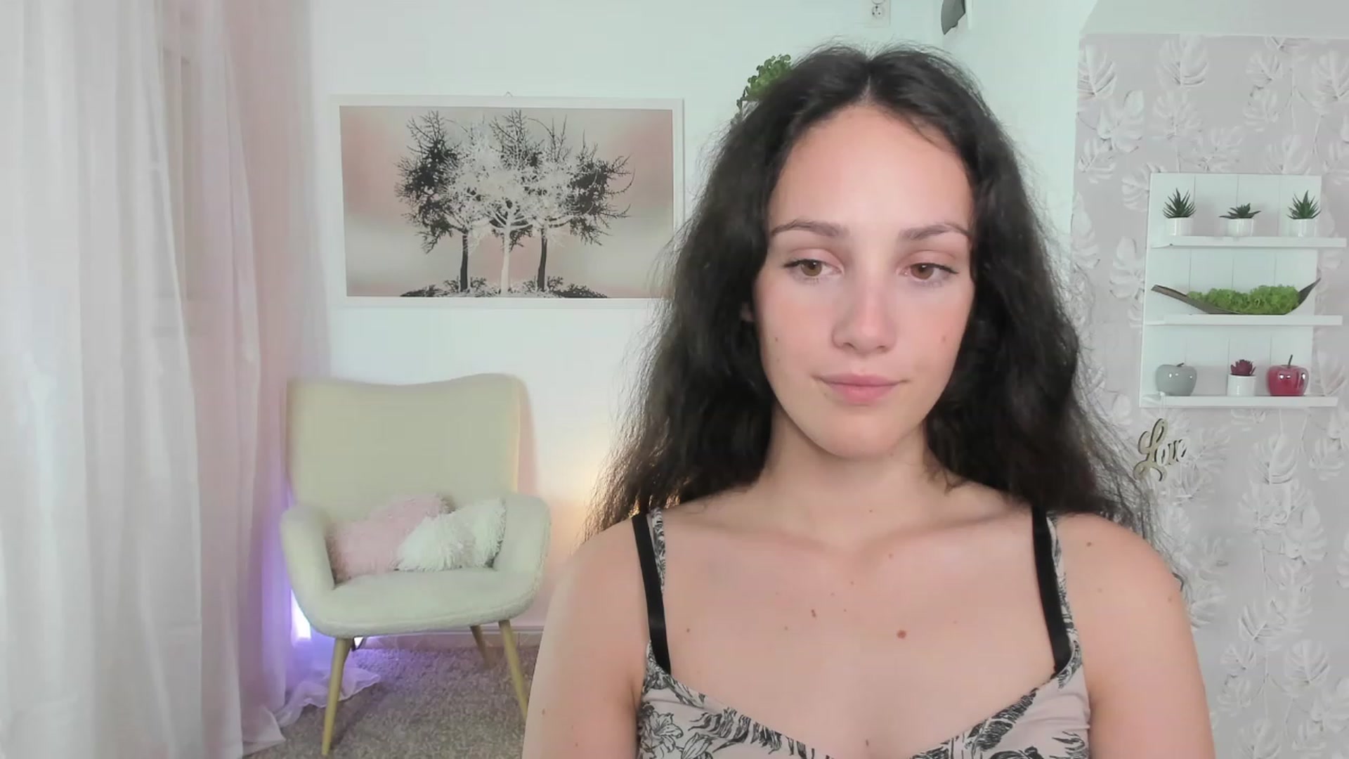 Gallery image thumbnail from Sophie_Rain18's myfreecams stream on, 06/19/2023, 16:43 image 10 of 20