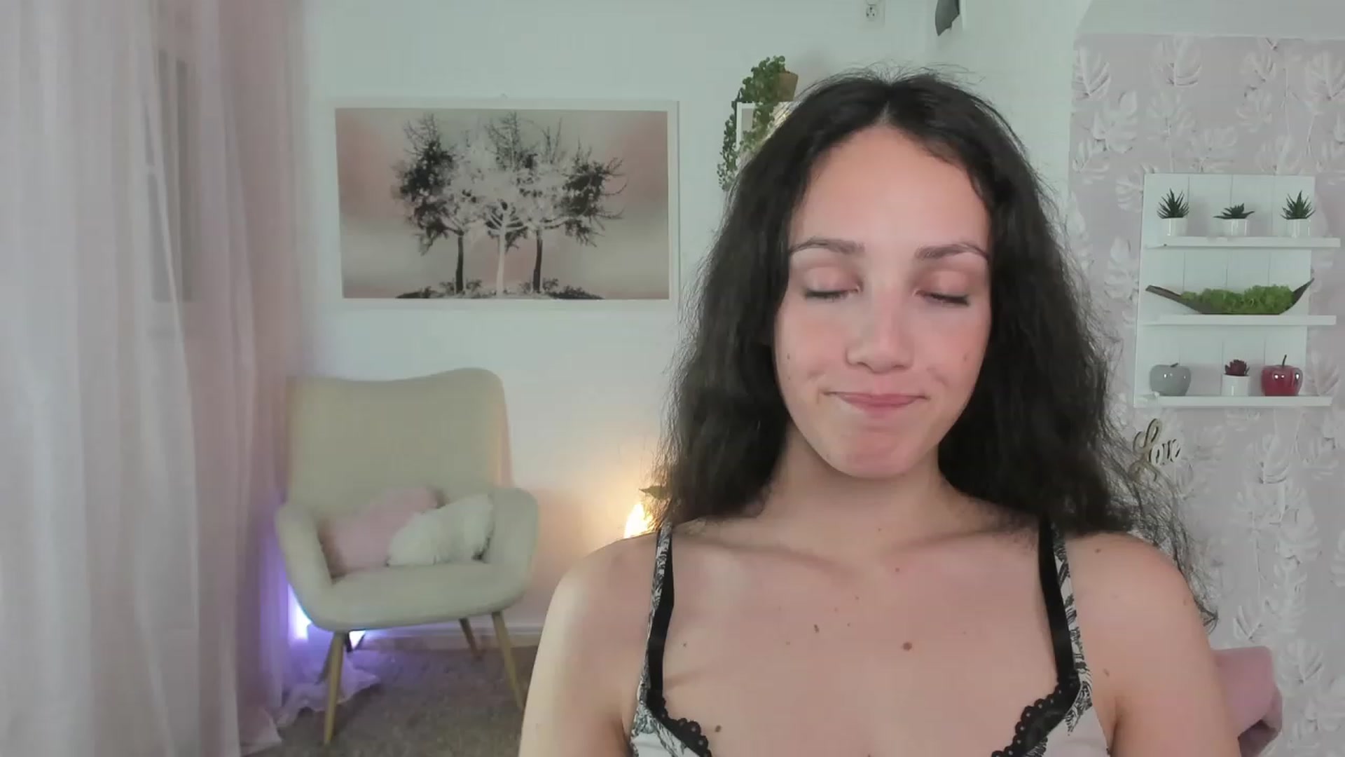 Gallery image thumbnail from Sophie_Rain18's myfreecams stream on, 06/19/2023, 17:38 image 13 of 20