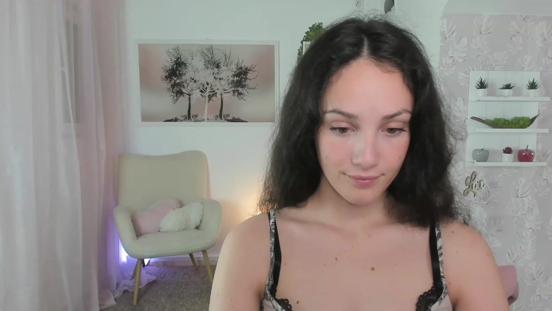 Gallery image thumbnail from Sophie_Rain18's myfreecams stream on, 06/19/2023, 17:38 image 9 of 20