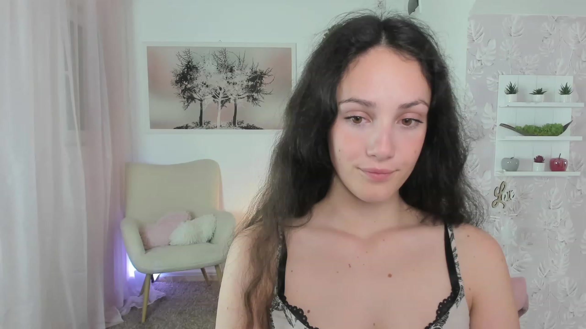 Gallery image thumbnail from Sophie_Rain18's myfreecams stream on, 06/19/2023, 17:38 image 3 of 20