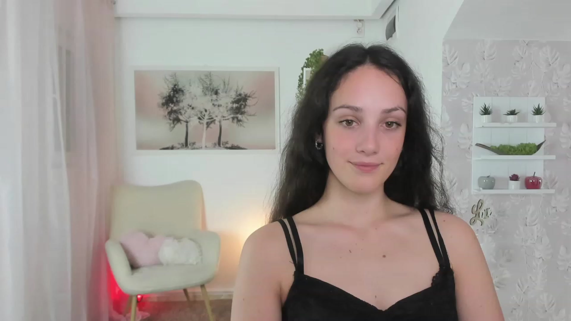Gallery image thumbnail from Sophie_Rain18's myfreecams stream on, 06/20/2023, 17:10 image 3 of 20