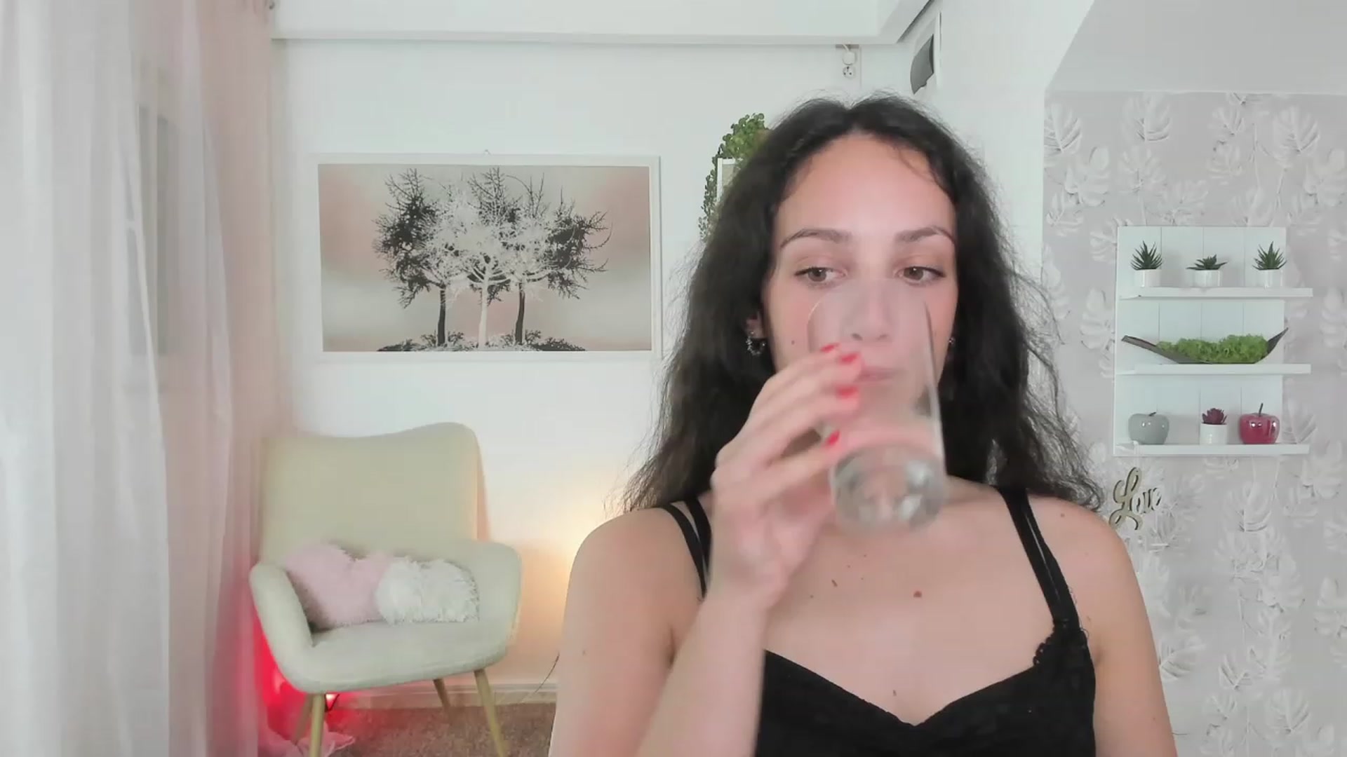 Gallery image thumbnail from Sophie_Rain18's myfreecams stream on, 06/20/2023, 17:10 image 2 of 20
