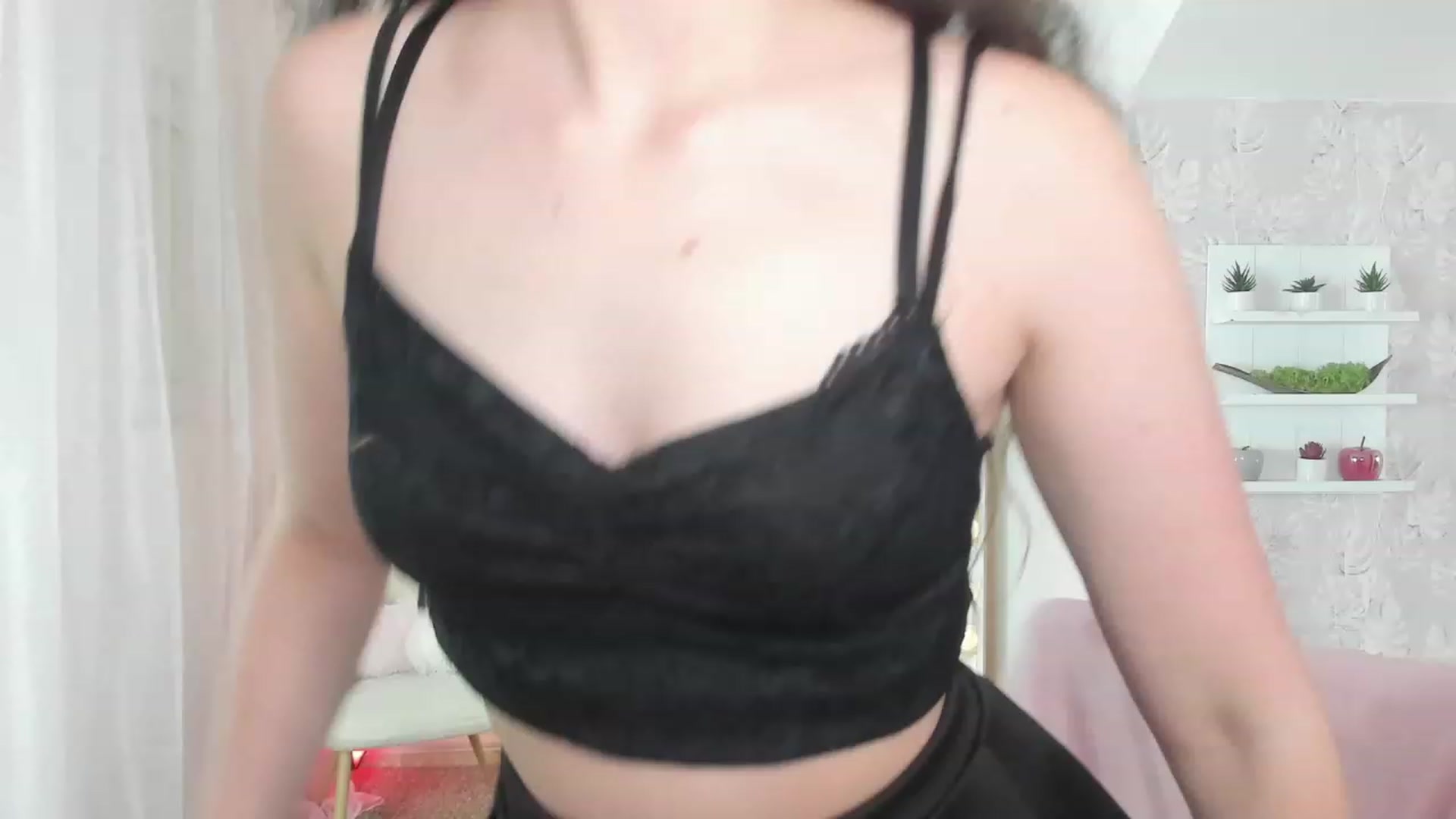 Gallery image thumbnail from Sophie_Rain18's myfreecams stream on, 06/20/2023, 17:10 image 15 of 20