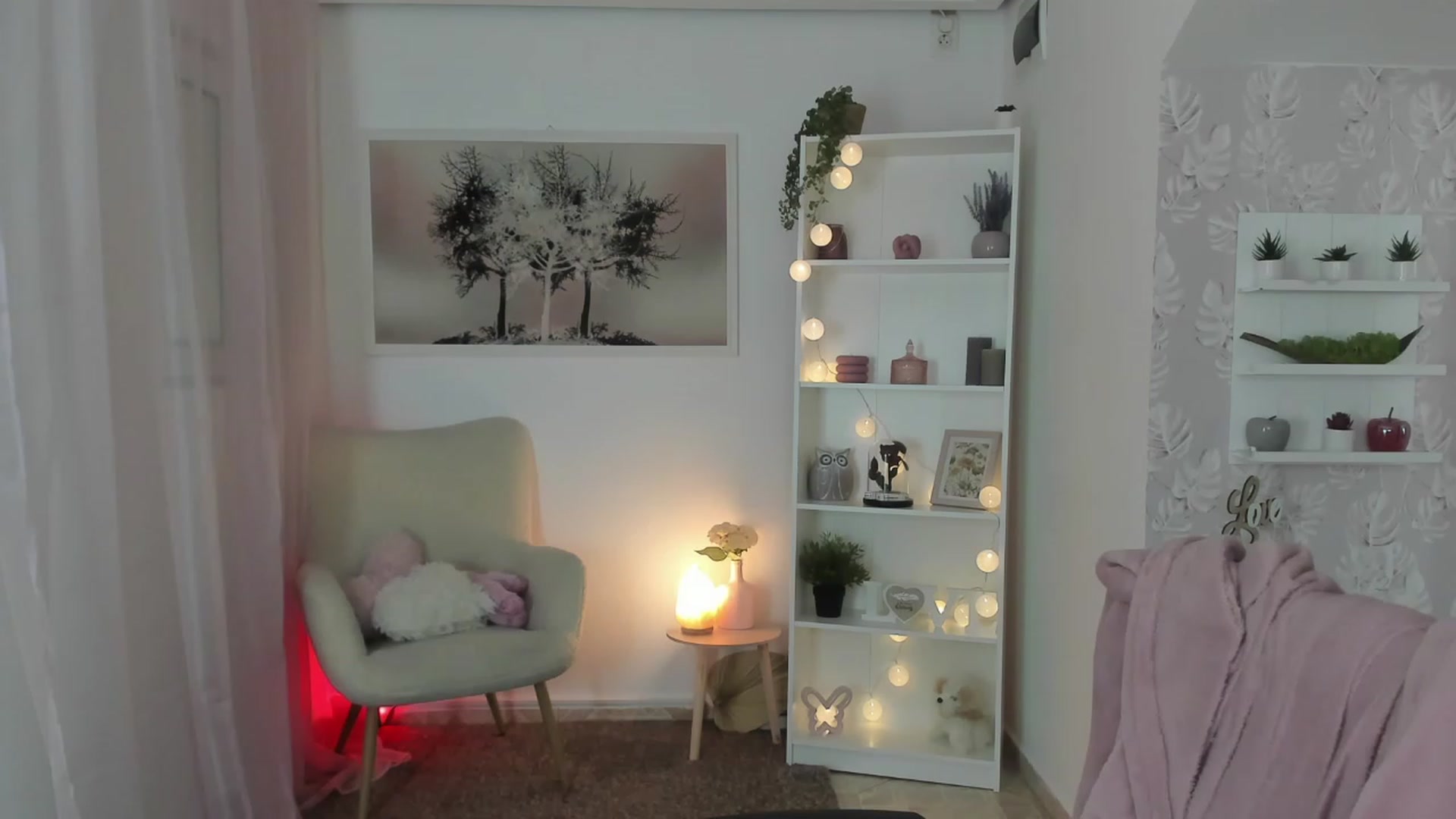Gallery image thumbnail from Sophie_Rain18's myfreecams stream on, 06/21/2023, 15:57 image 13 of 20
