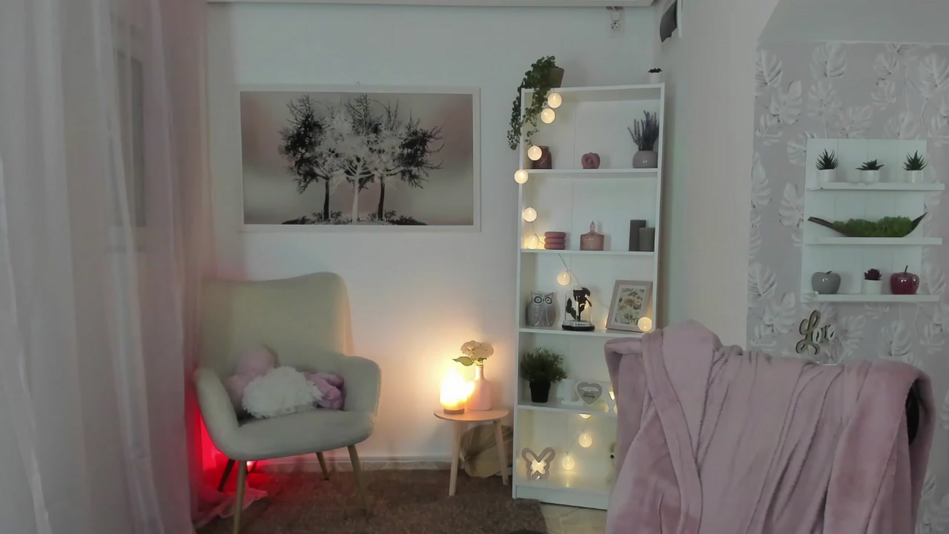 Gallery image thumbnail from Sophie_Rain18's myfreecams stream on, 06/21/2023, 15:57 image 3 of 20