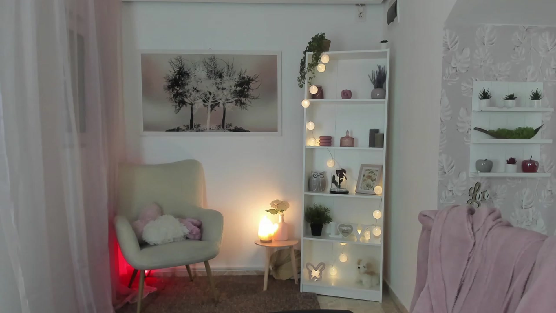 Gallery image thumbnail from Sophie_Rain18's myfreecams stream on, 06/21/2023, 15:57 image 14 of 20