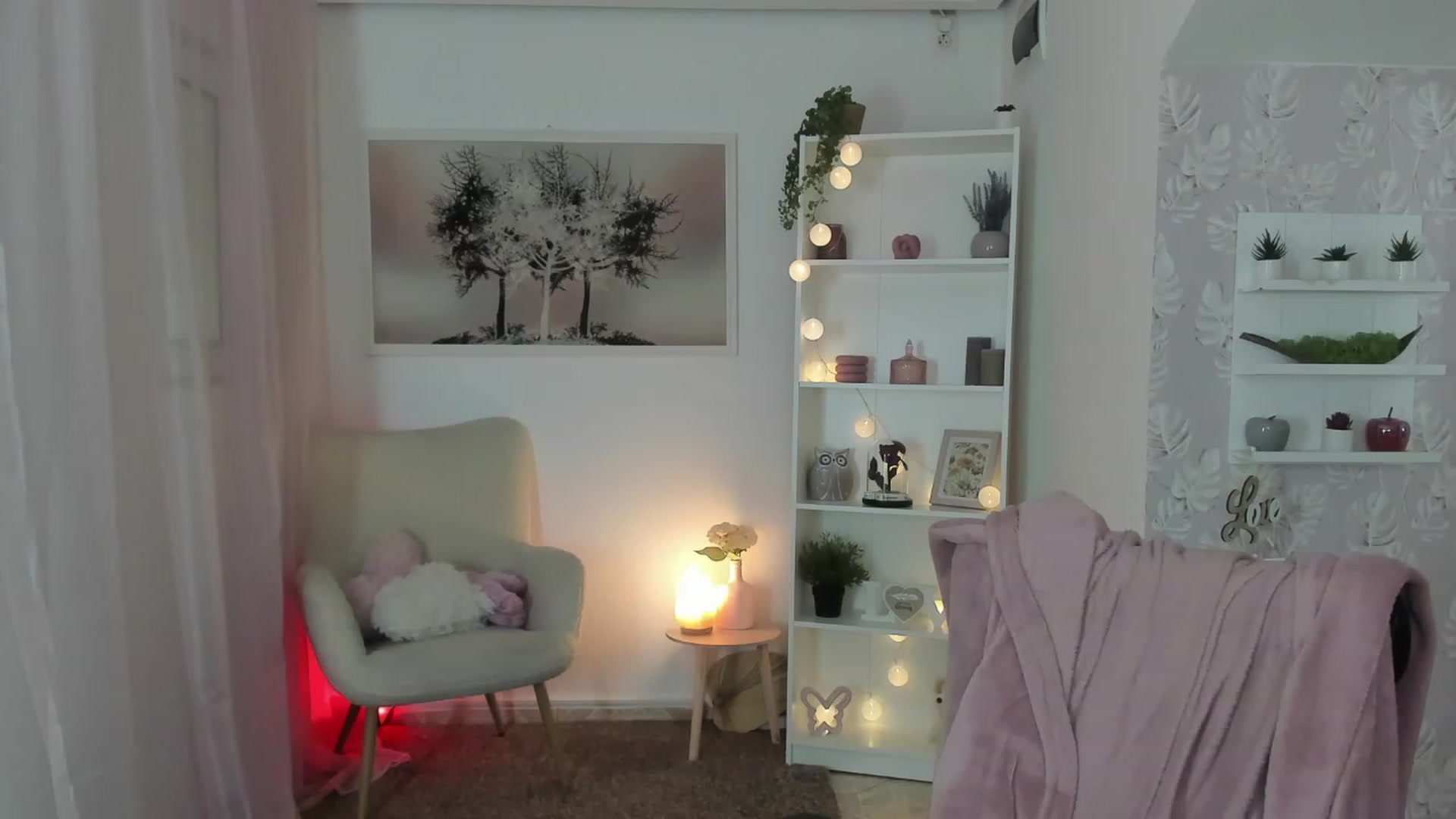 Gallery image thumbnail from Sophie_Rain18's myfreecams stream on, 06/21/2023, 15:57 image 2 of 20