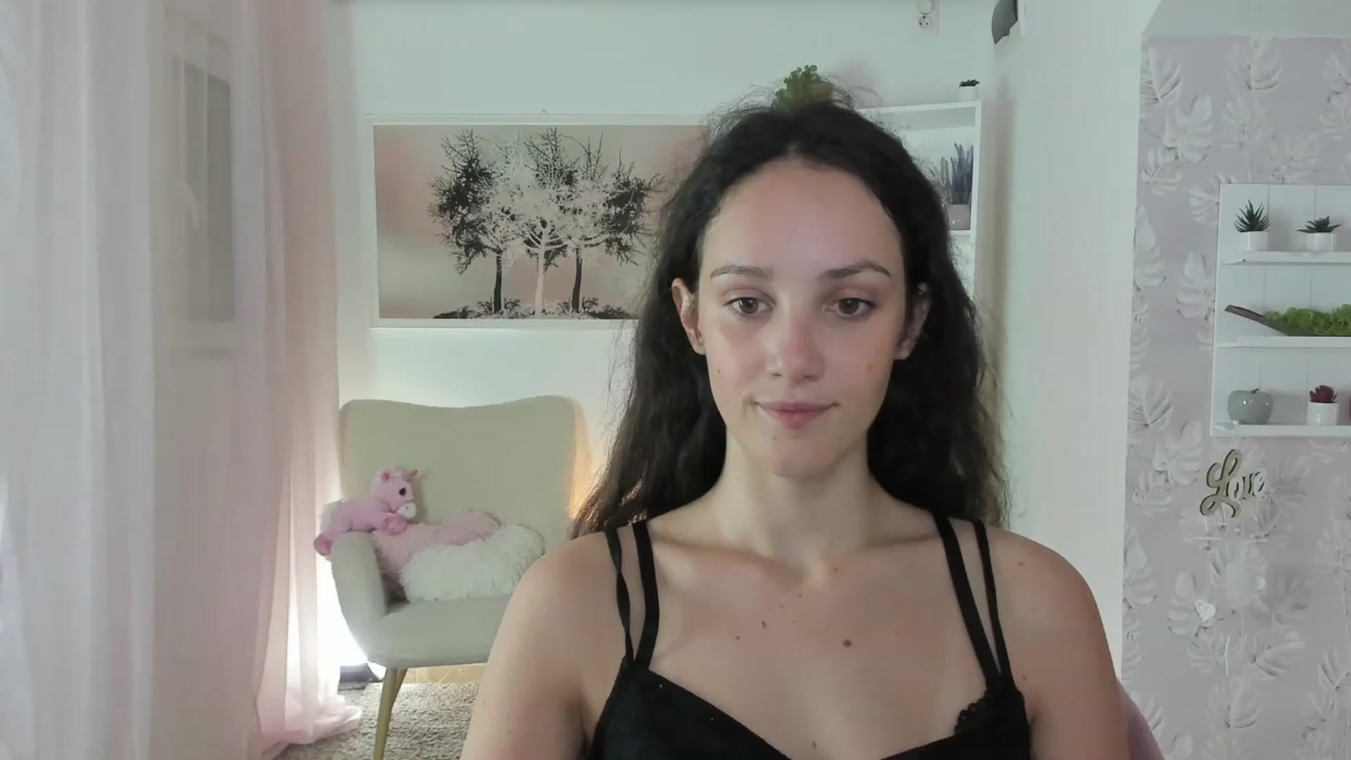Gallery image thumbnail from Sophie_Rain18's myfreecams stream on, 07/24/2023, 15:16 image 6 of 20