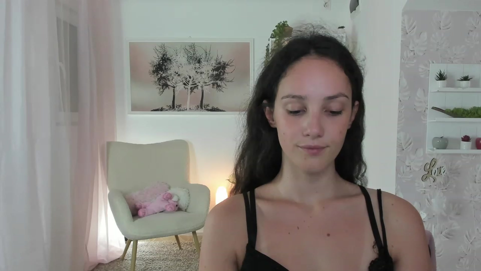Gallery image thumbnail from Sophie_Rain18's myfreecams stream on, 07/24/2023, 18:03 image 14 of 20