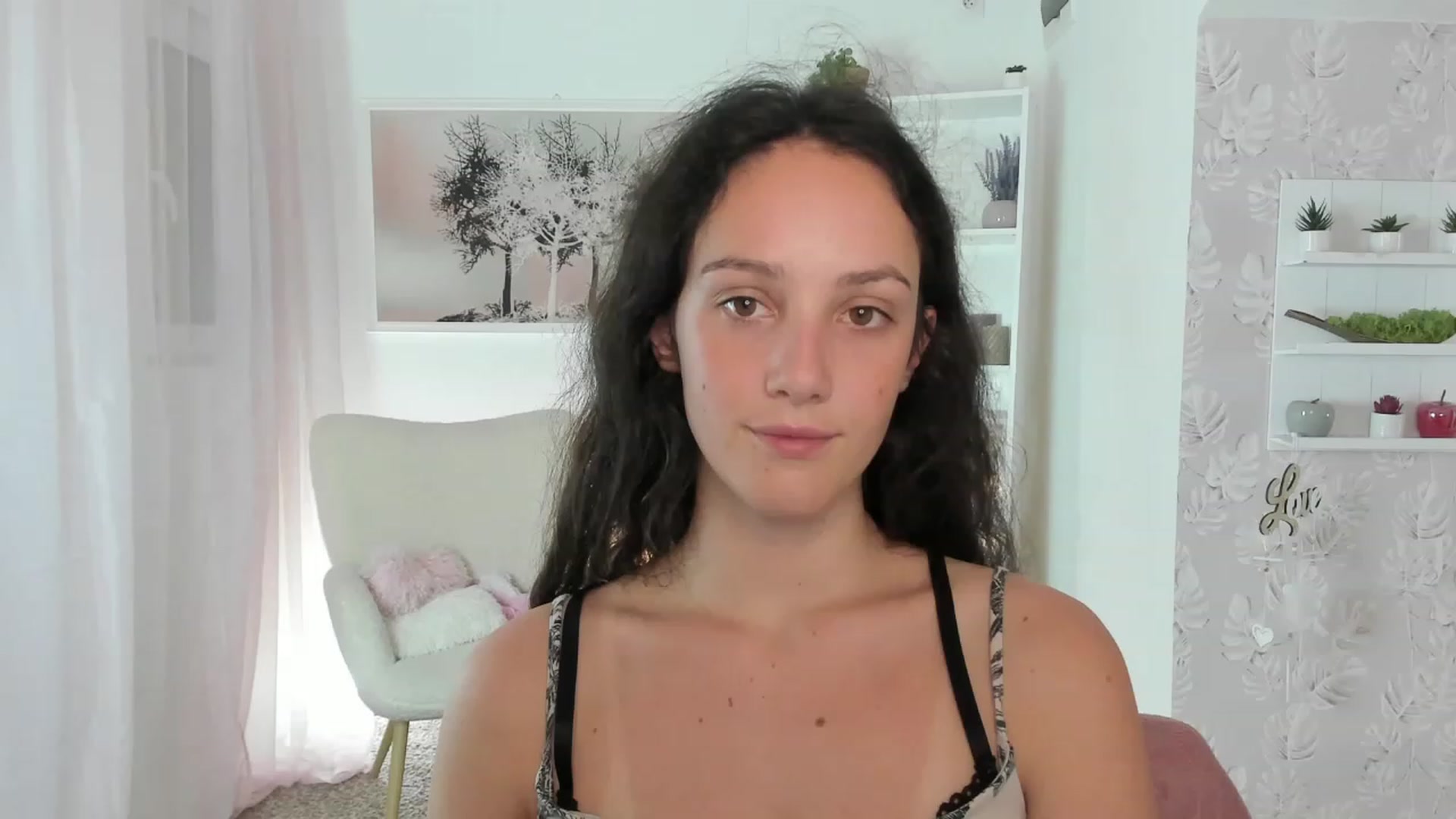 Gallery image thumbnail from Sophie_Rain18's myfreecams stream on, 07/25/2023, 17:46 image 2 of 20
