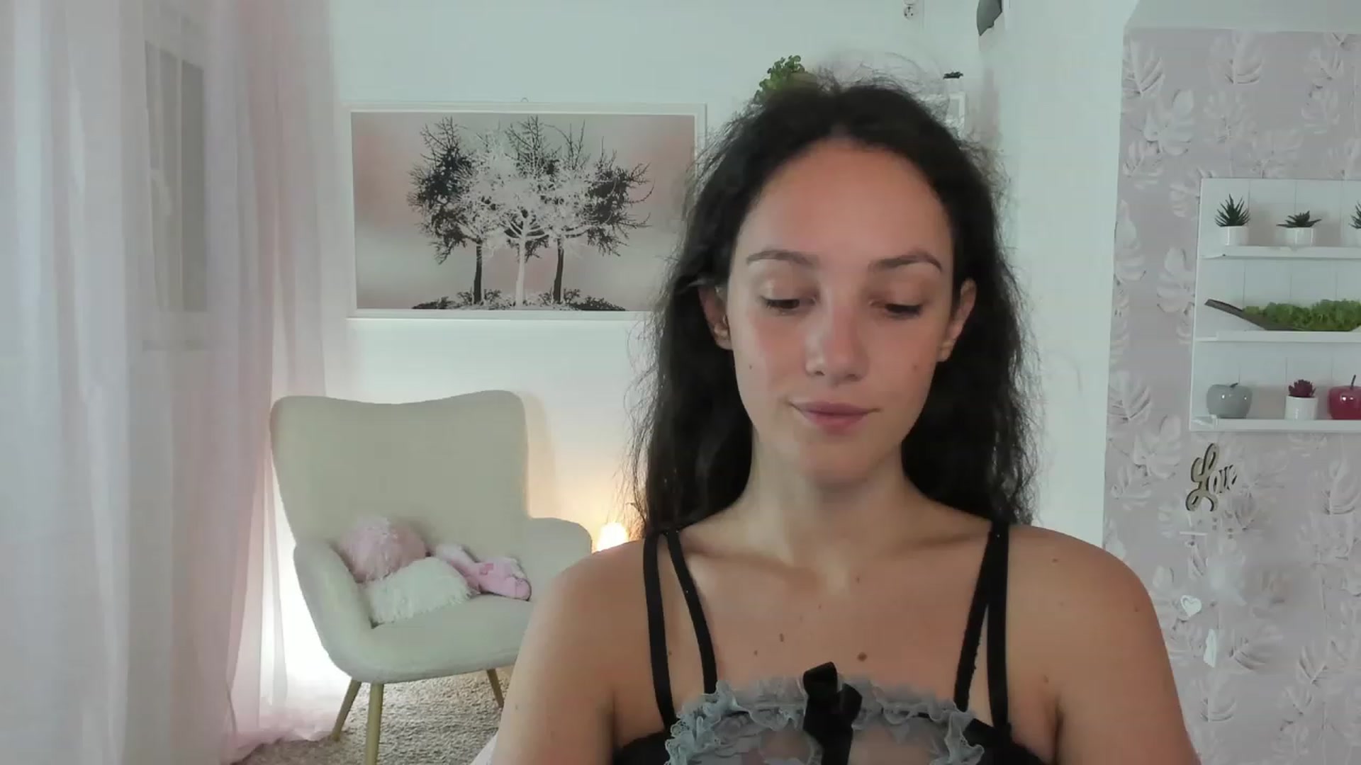 Gallery image thumbnail from Sophie_Rain18's myfreecams stream on, 07/26/2023, 14:51 image 6 of 20