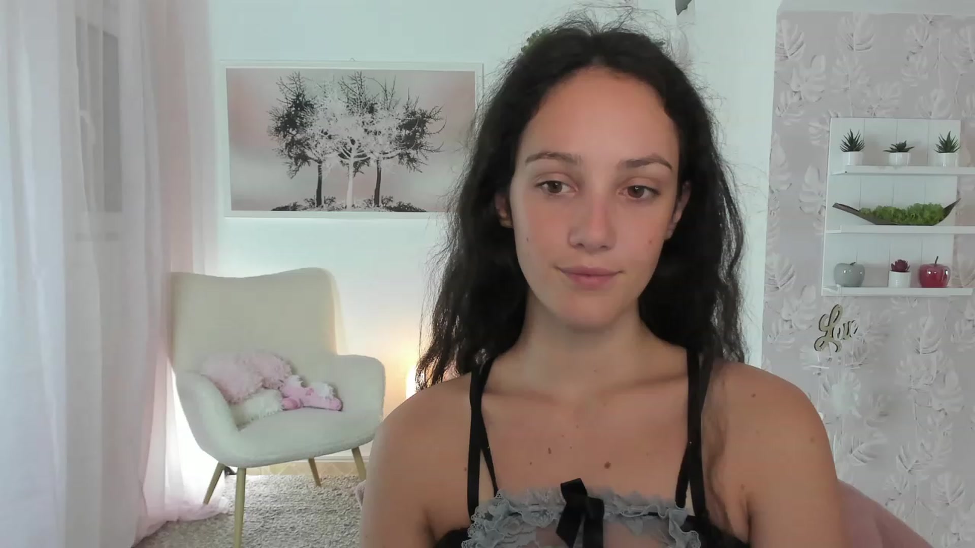 Gallery image thumbnail from Sophie_Rain18's myfreecams stream on, 07/26/2023, 16:38 image 14 of 20