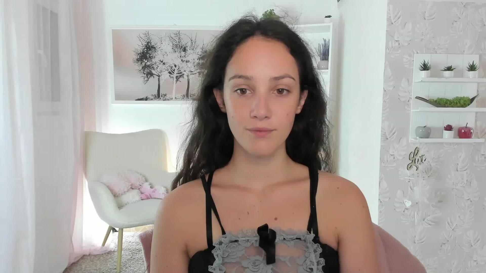 Gallery image thumbnail from Sophie_Rain18's myfreecams stream on, 07/26/2023, 16:38 image 1 of 20