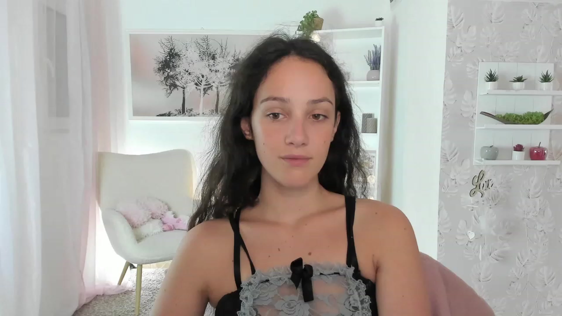 Gallery image thumbnail from Sophie_Rain18's myfreecams stream on, 07/26/2023, 16:38 image 6 of 20