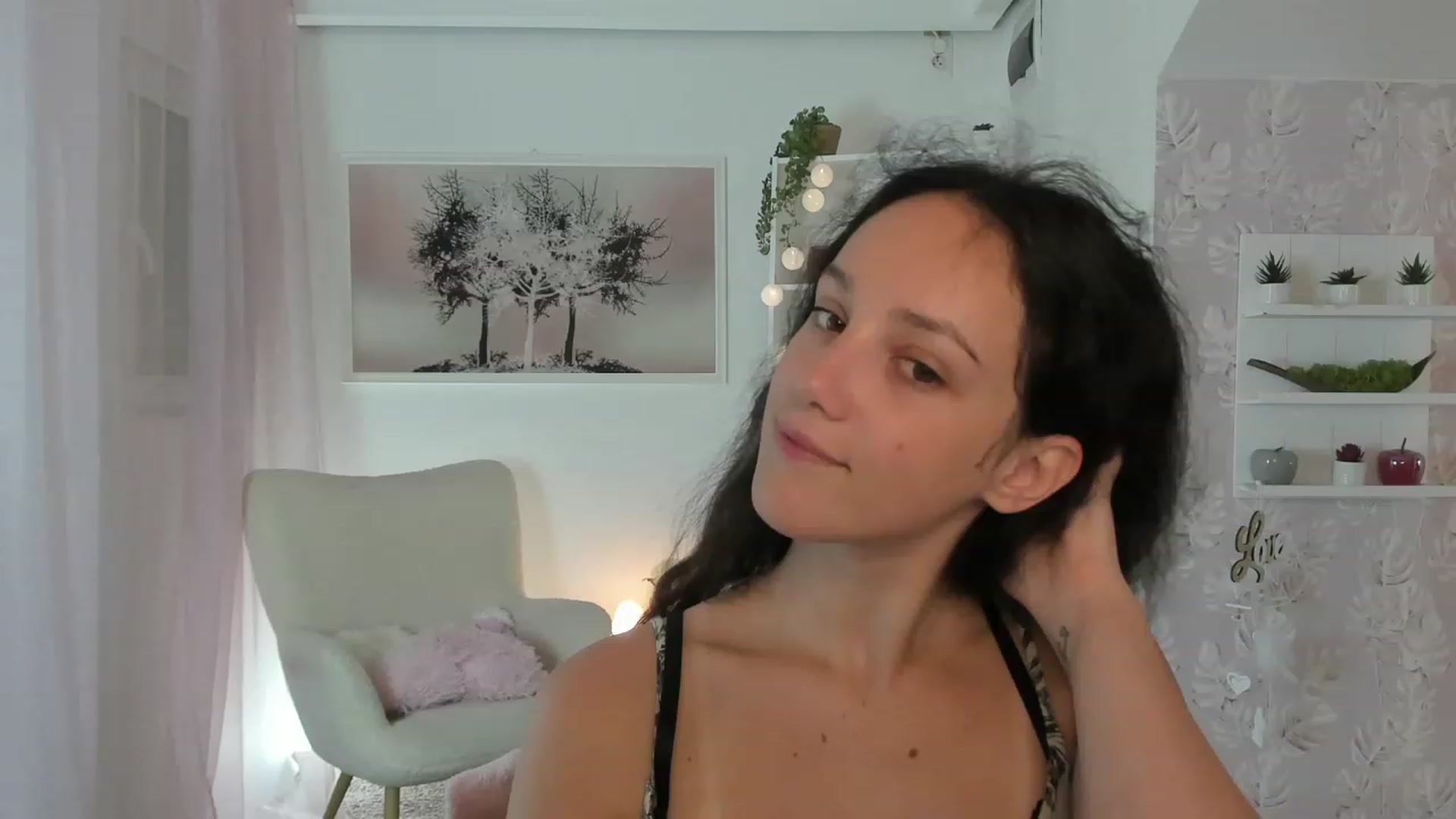 Gallery image thumbnail from Sophie_Rain18's myfreecams stream on, 07/27/2023, 13:50 image 12 of 20