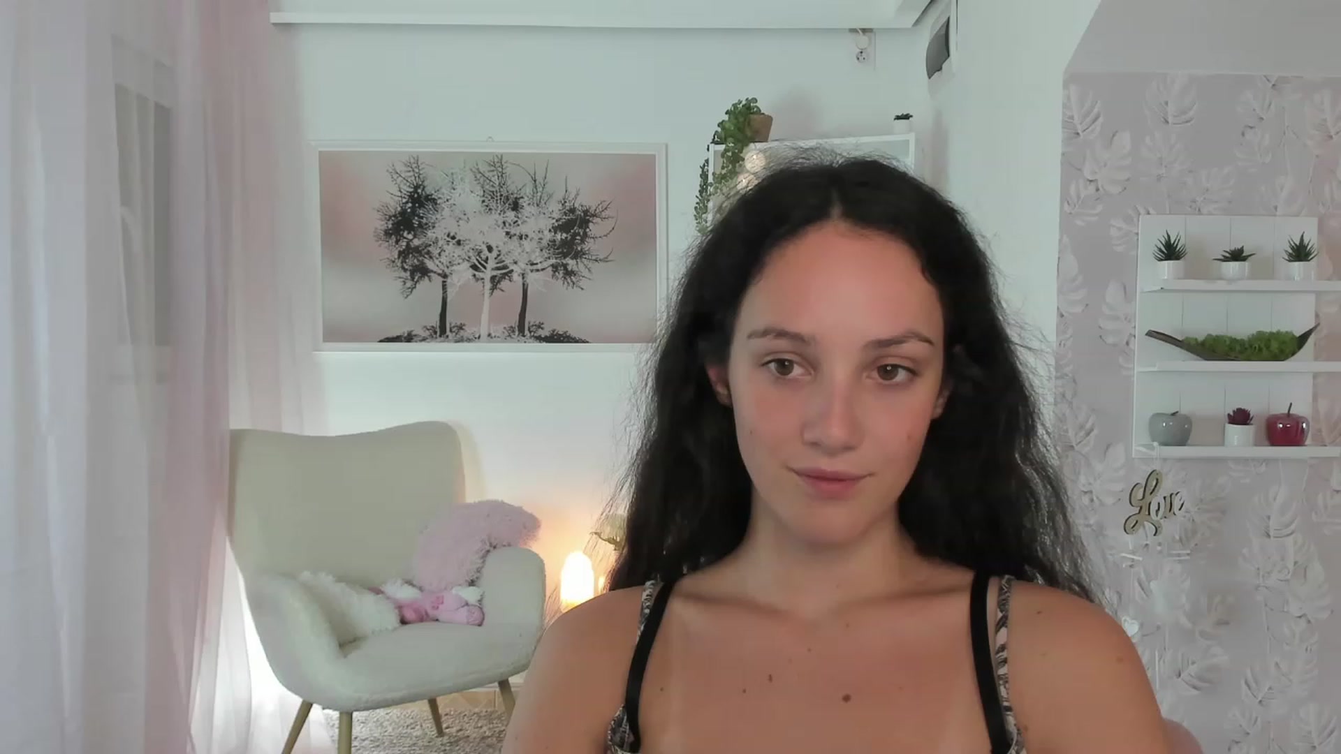 Gallery image thumbnail from Sophie_Rain18's myfreecams stream on, 07/27/2023, 17:38 image 8 of 20