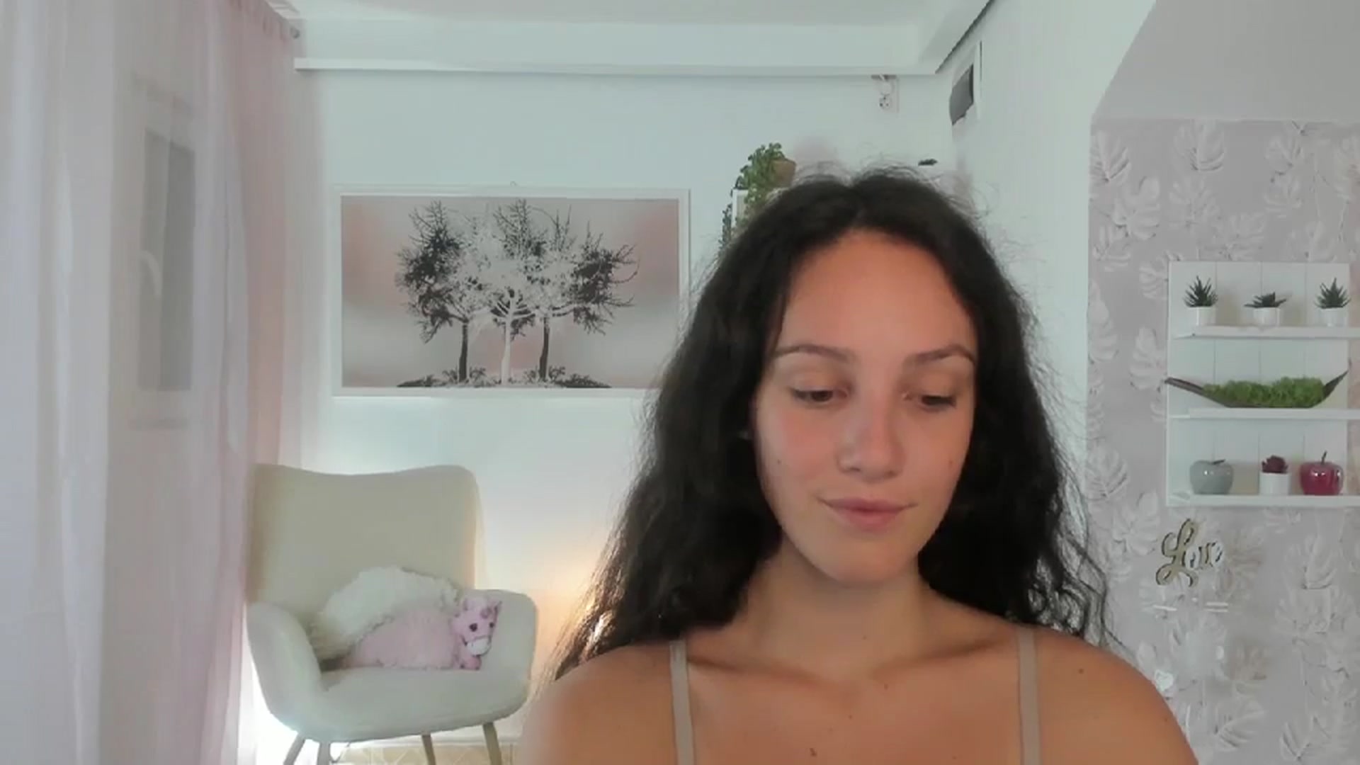 Gallery image thumbnail from Sophie_Rain18's myfreecams stream on, 08/03/2023, 14:48 image 13 of 20