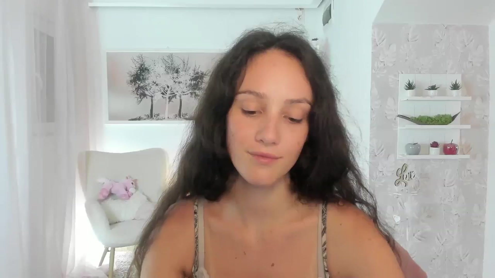 Gallery image thumbnail from Sophie_Rain18's myfreecams stream on, 08/03/2023, 17:27 image 12 of 20