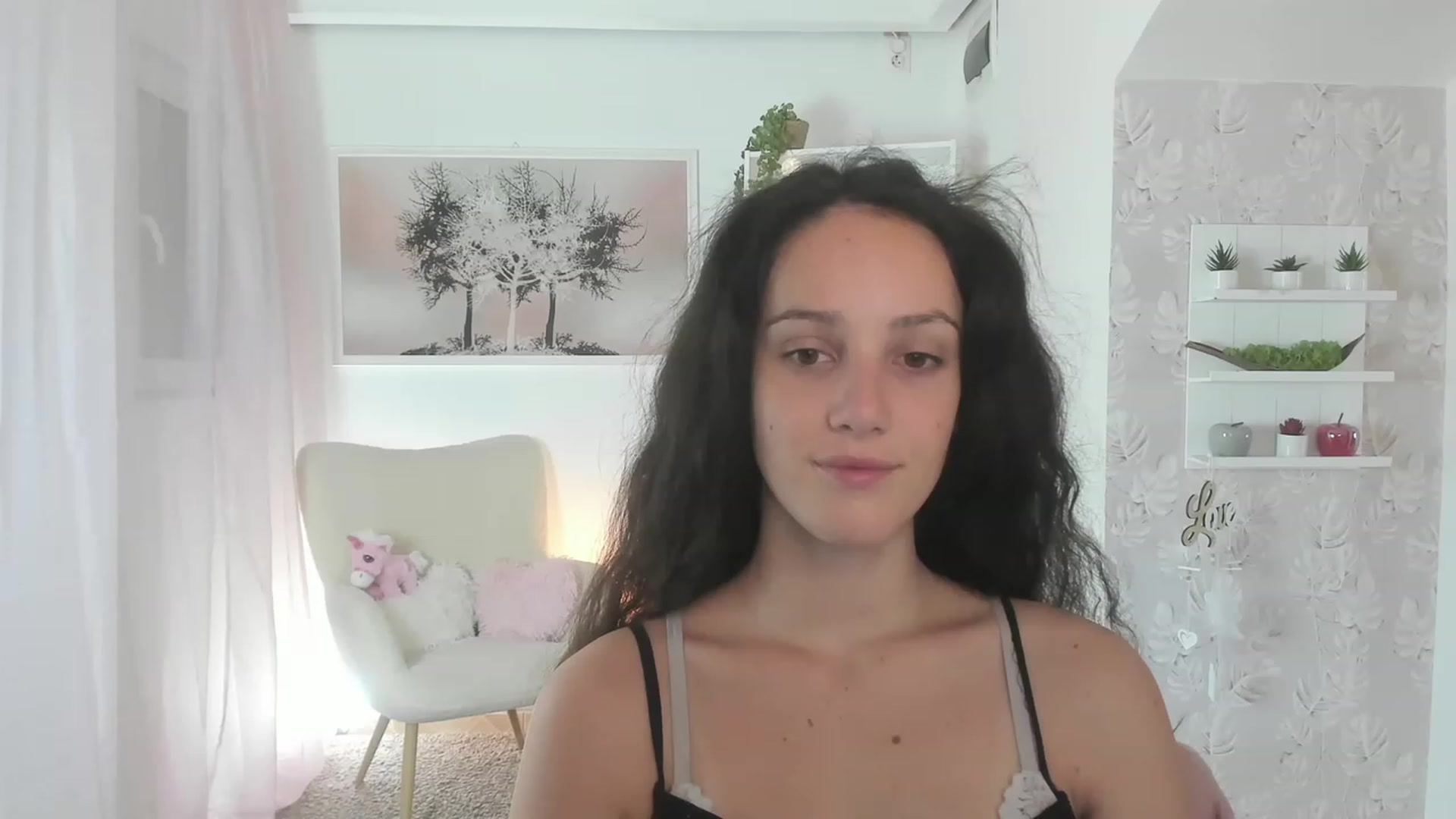 Gallery image thumbnail from Sophie_Rain18's myfreecams stream on, 08/07/2023, 15:06 image 14 of 20
