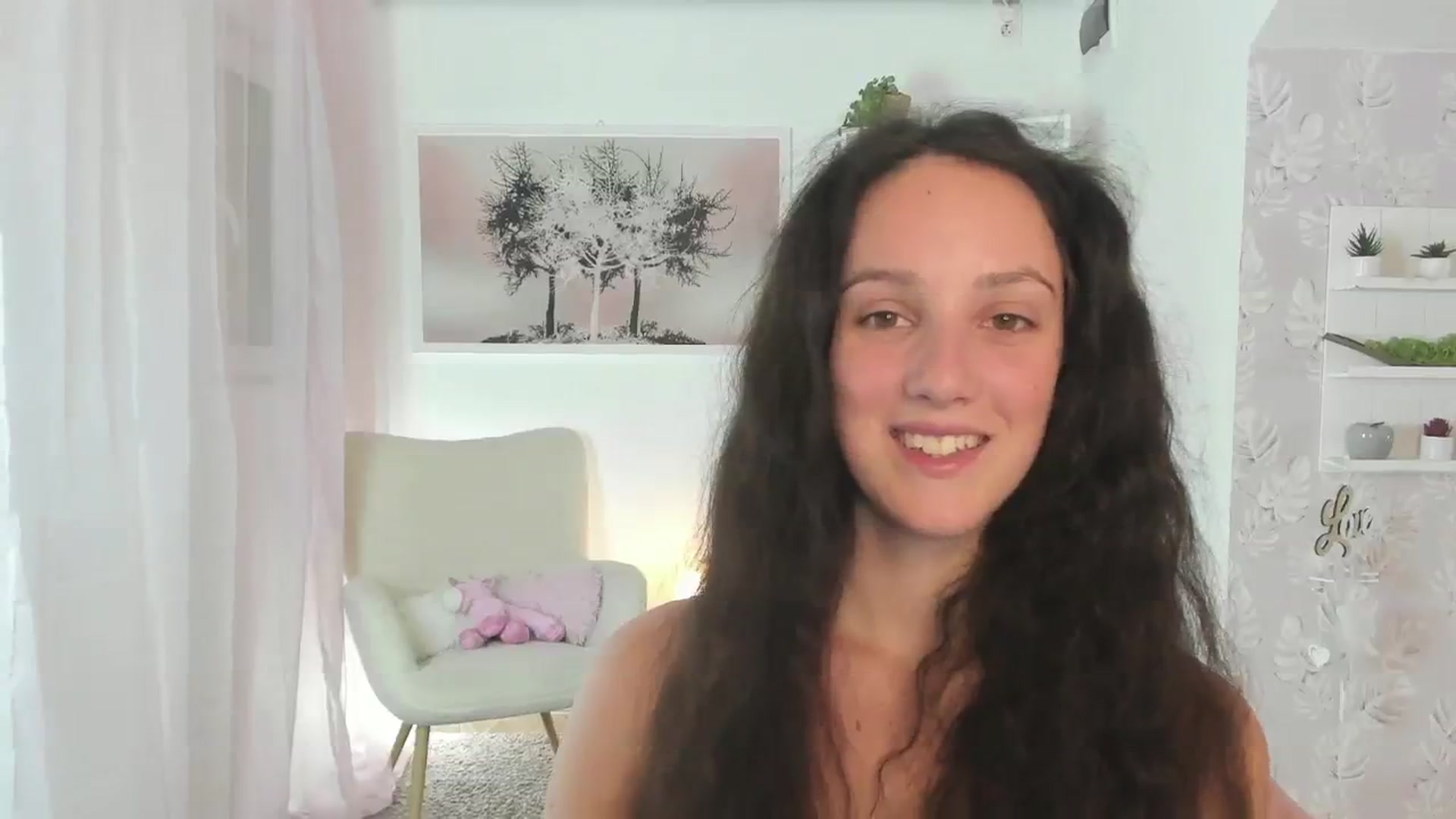 Gallery image thumbnail from Sophie_Rain18's myfreecams stream on, 08/08/2023, 17:20 image 16 of 20