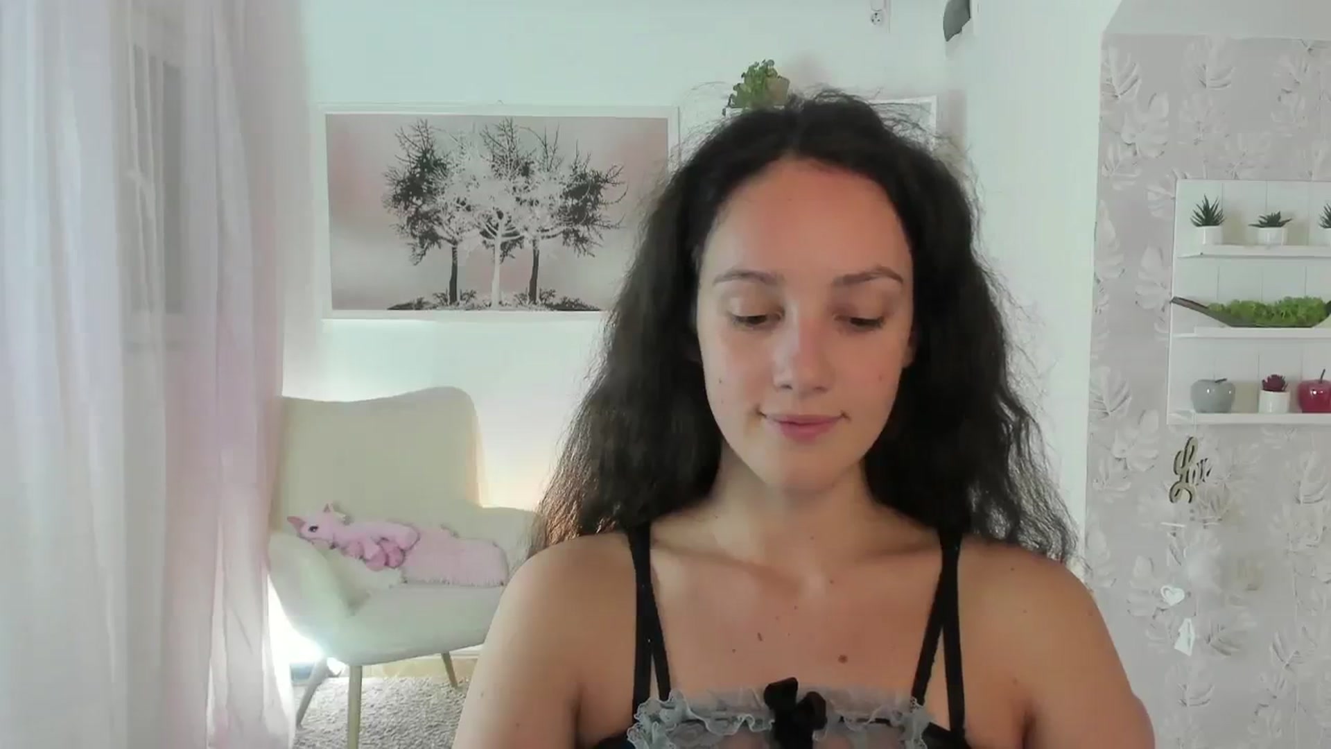 Gallery image thumbnail from Sophie_Rain18's myfreecams stream on, 08/09/2023, 14:19 image 14 of 20