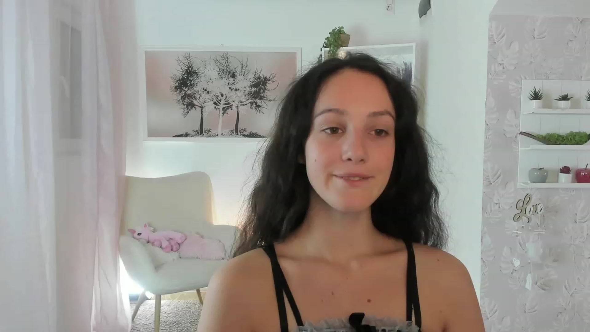 Gallery image thumbnail from Sophie_Rain18's myfreecams stream on, 08/09/2023, 14:41 image 6 of 20