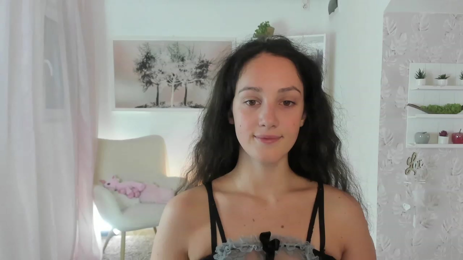 Gallery image thumbnail from Sophie_Rain18's myfreecams stream on, 08/09/2023, 14:41 image 14 of 20