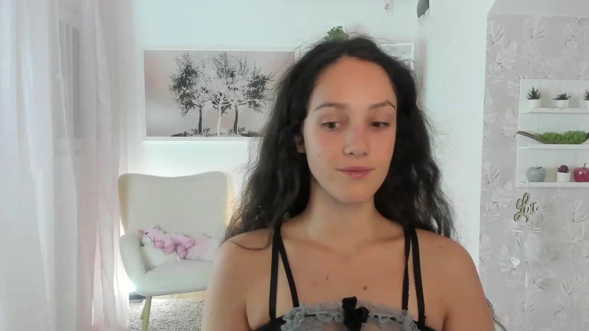 Gallery image thumbnail from Sophie_Rain18's myfreecams stream on, 08/09/2023, 16:25 image 12 of 20