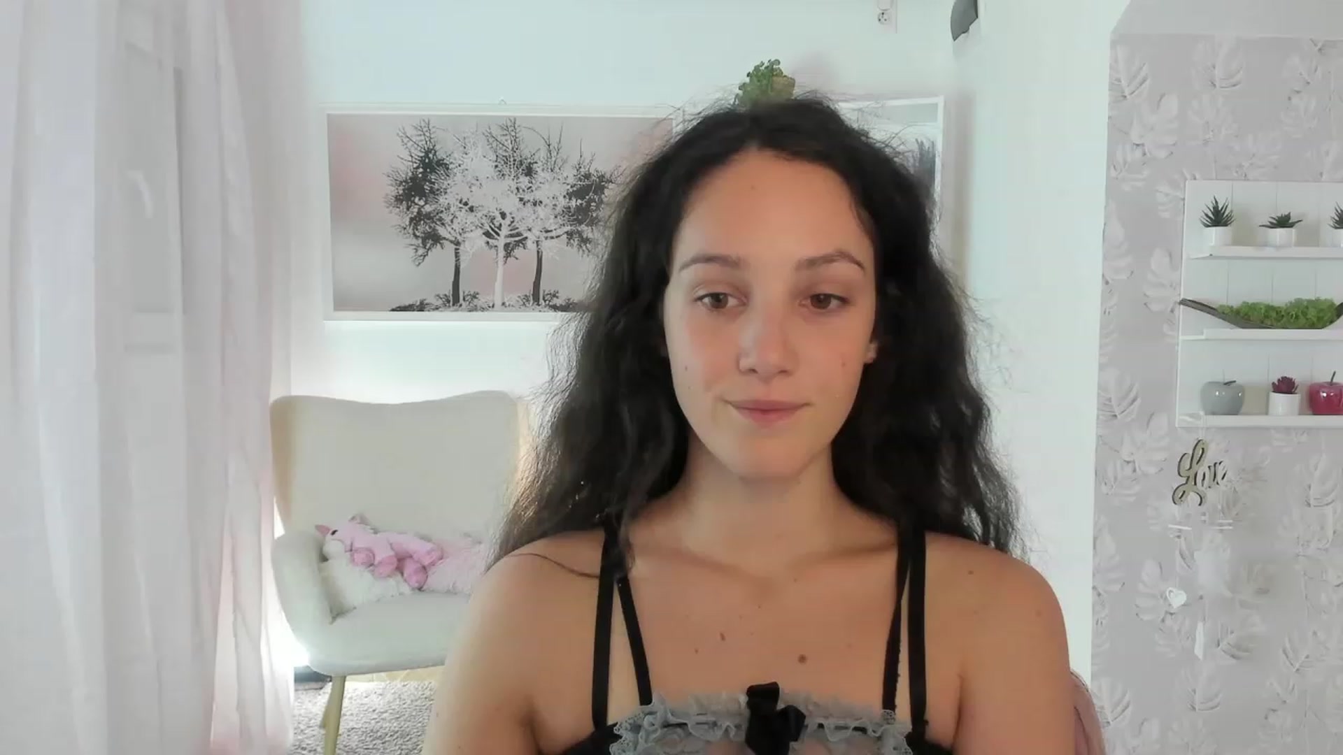 Gallery image thumbnail from Sophie_Rain18's myfreecams stream on, 08/09/2023, 16:25 image 14 of 20