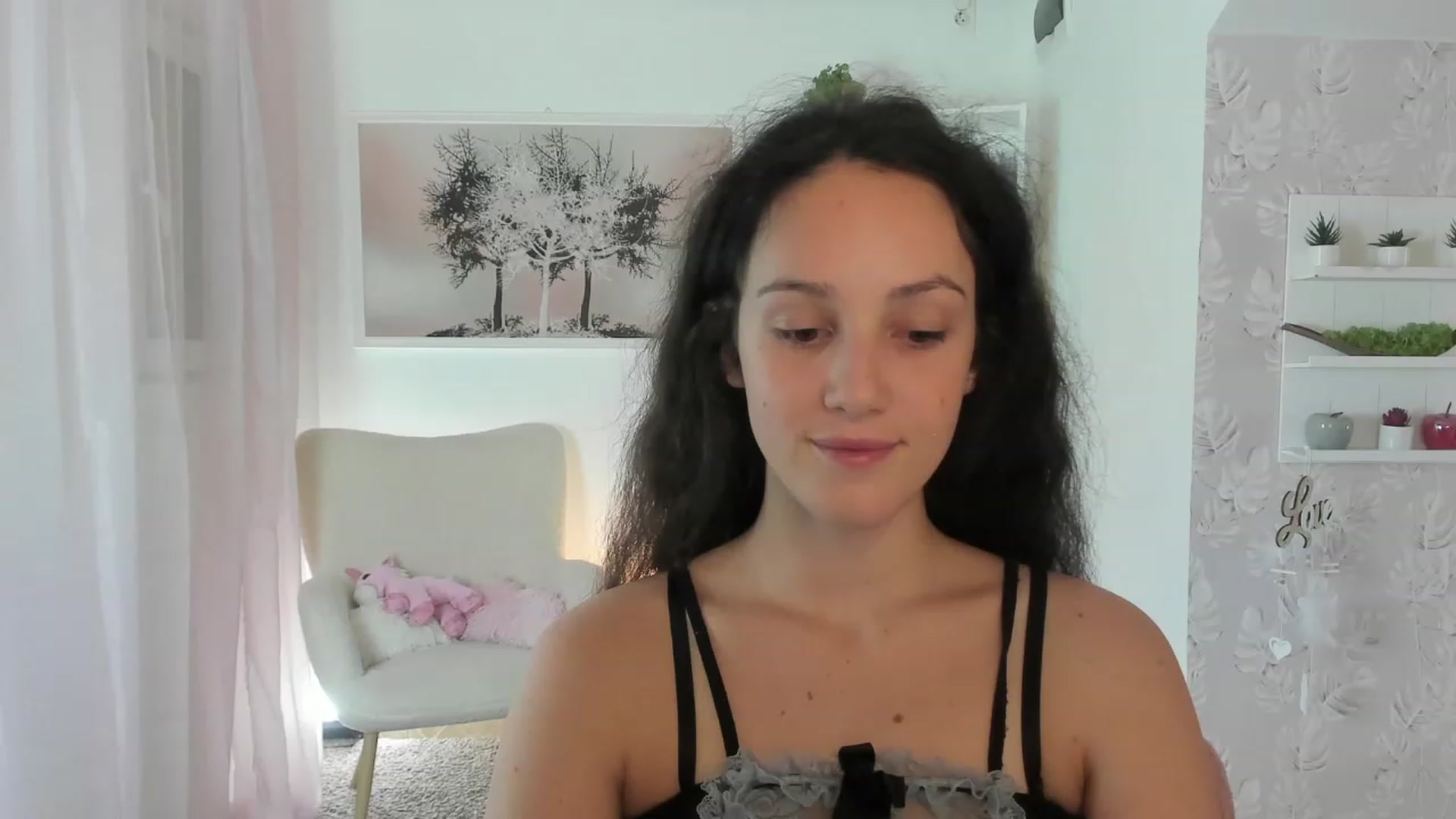 Gallery image thumbnail from Sophie_Rain18's myfreecams stream on, 08/09/2023, 16:25 image 3 of 20