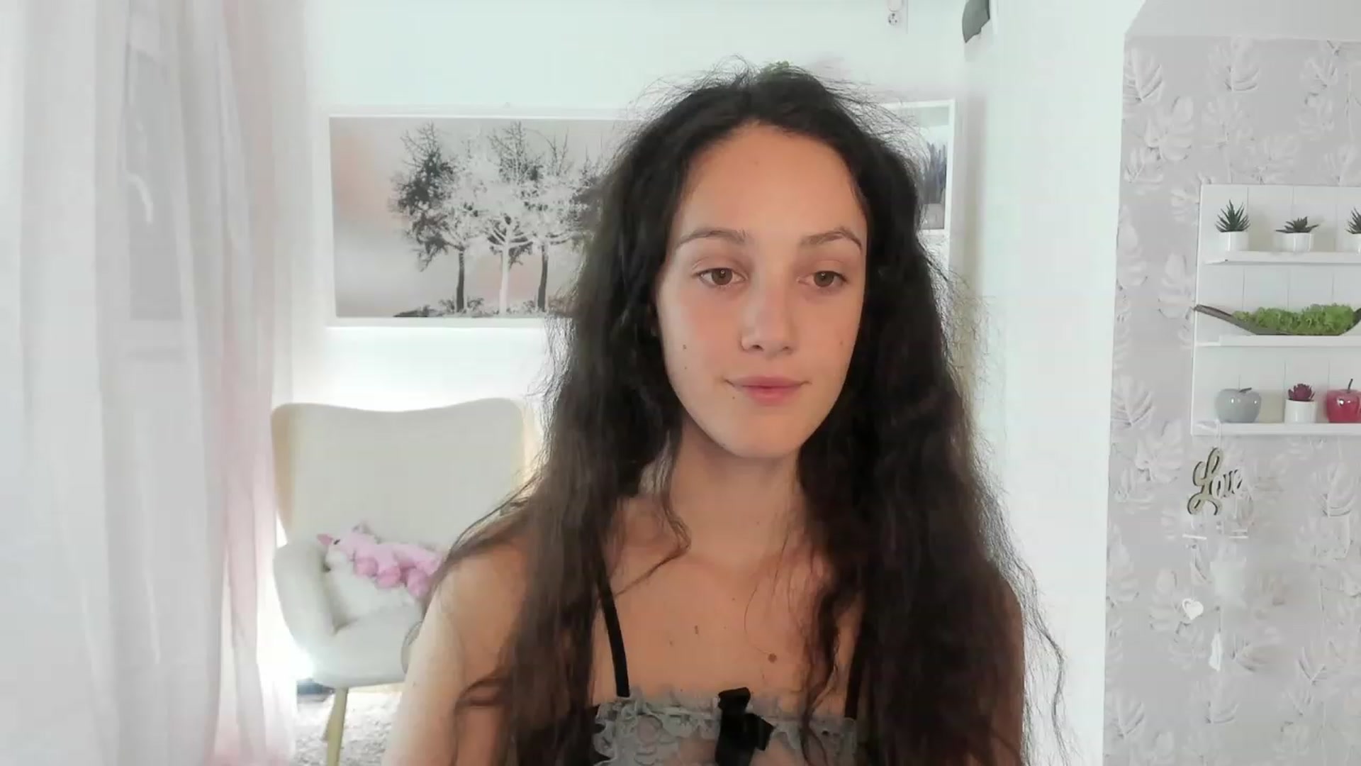 Gallery image thumbnail from Sophie_Rain18's myfreecams stream on, 08/09/2023, 16:25 image 20 of 20