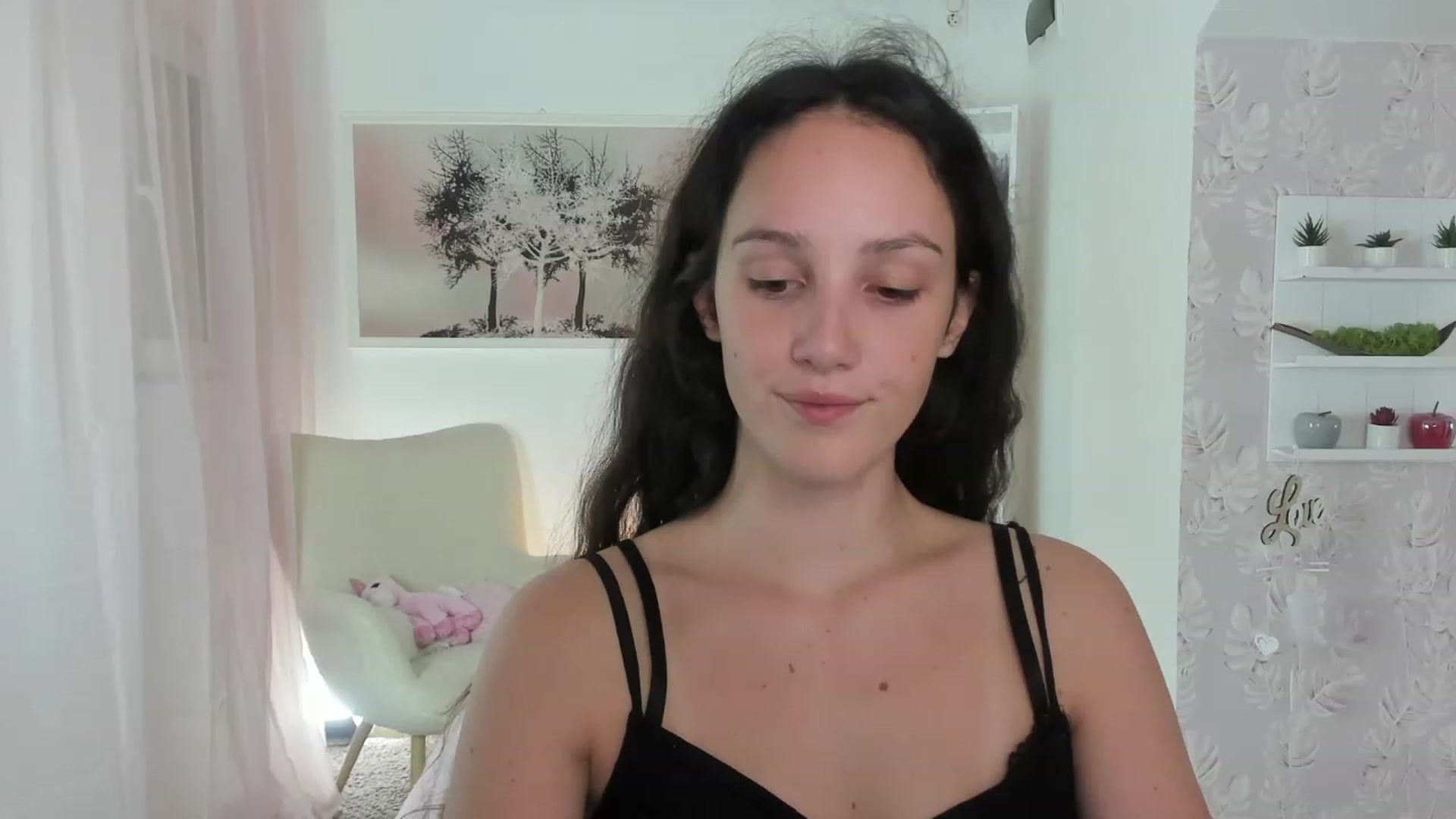Gallery image thumbnail from Sophie_Rain18's myfreecams stream on, 08/10/2023, 14:05 image 5 of 20