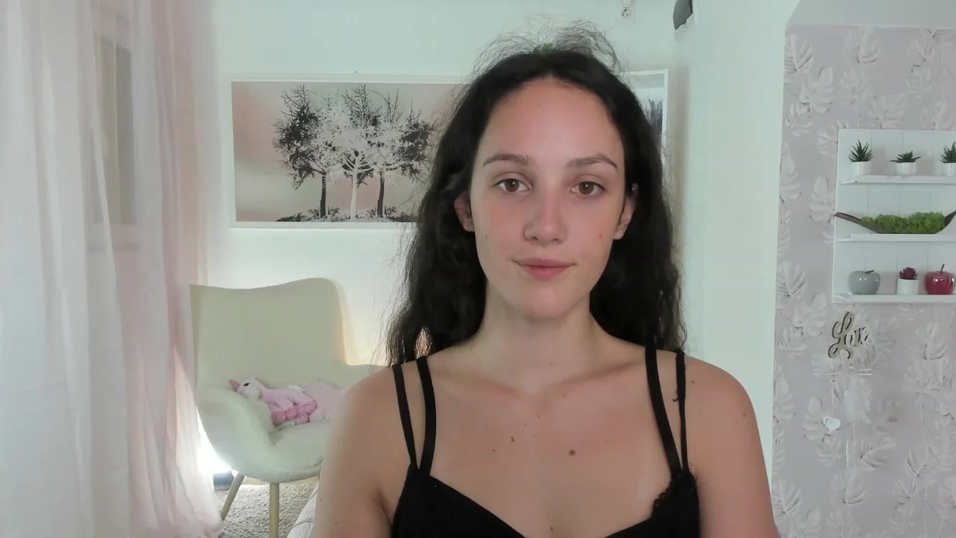 Gallery image thumbnail from Sophie_Rain18's myfreecams stream on, 08/10/2023, 14:05 image 7 of 20