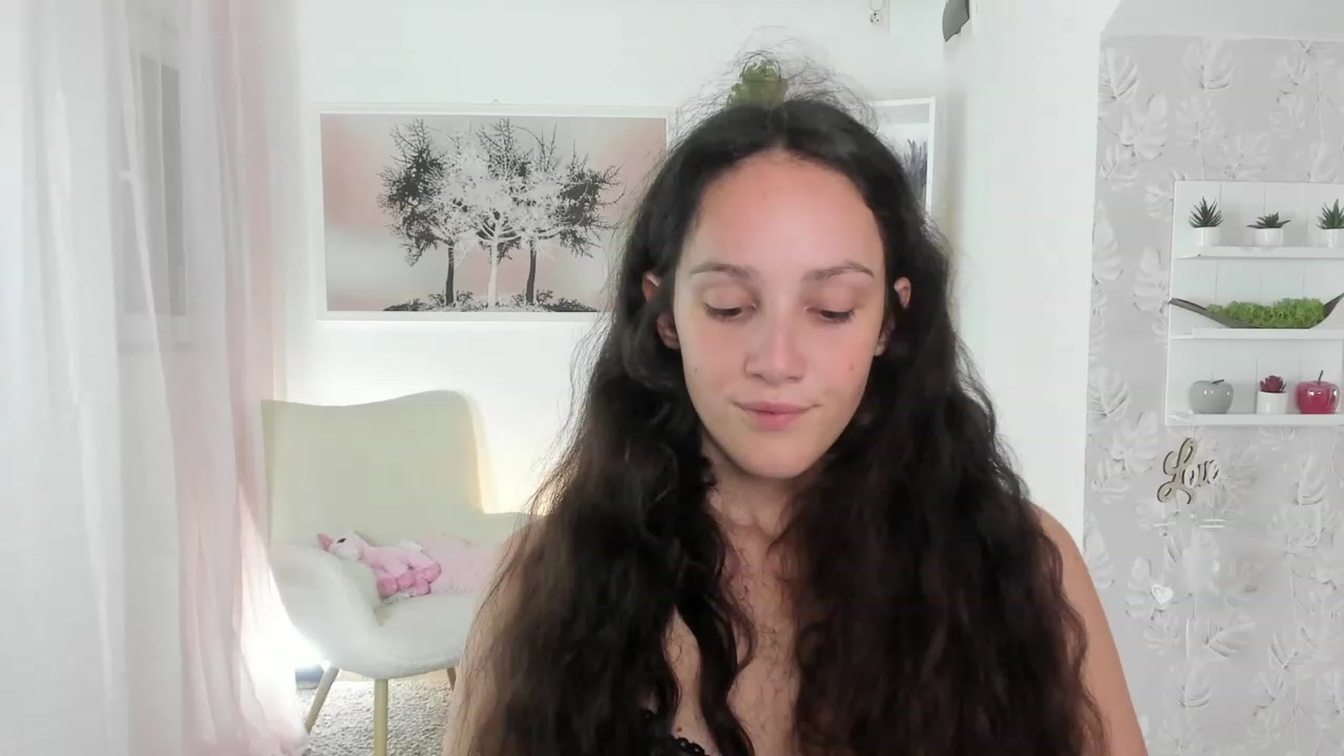 Gallery image thumbnail from Sophie_Rain18's myfreecams stream on, 08/10/2023, 14:44 image 17 of 20