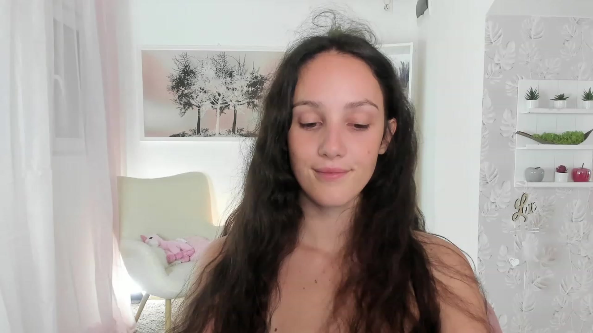 Gallery image thumbnail from Sophie_Rain18's myfreecams stream on, 08/10/2023, 14:44 image 9 of 20