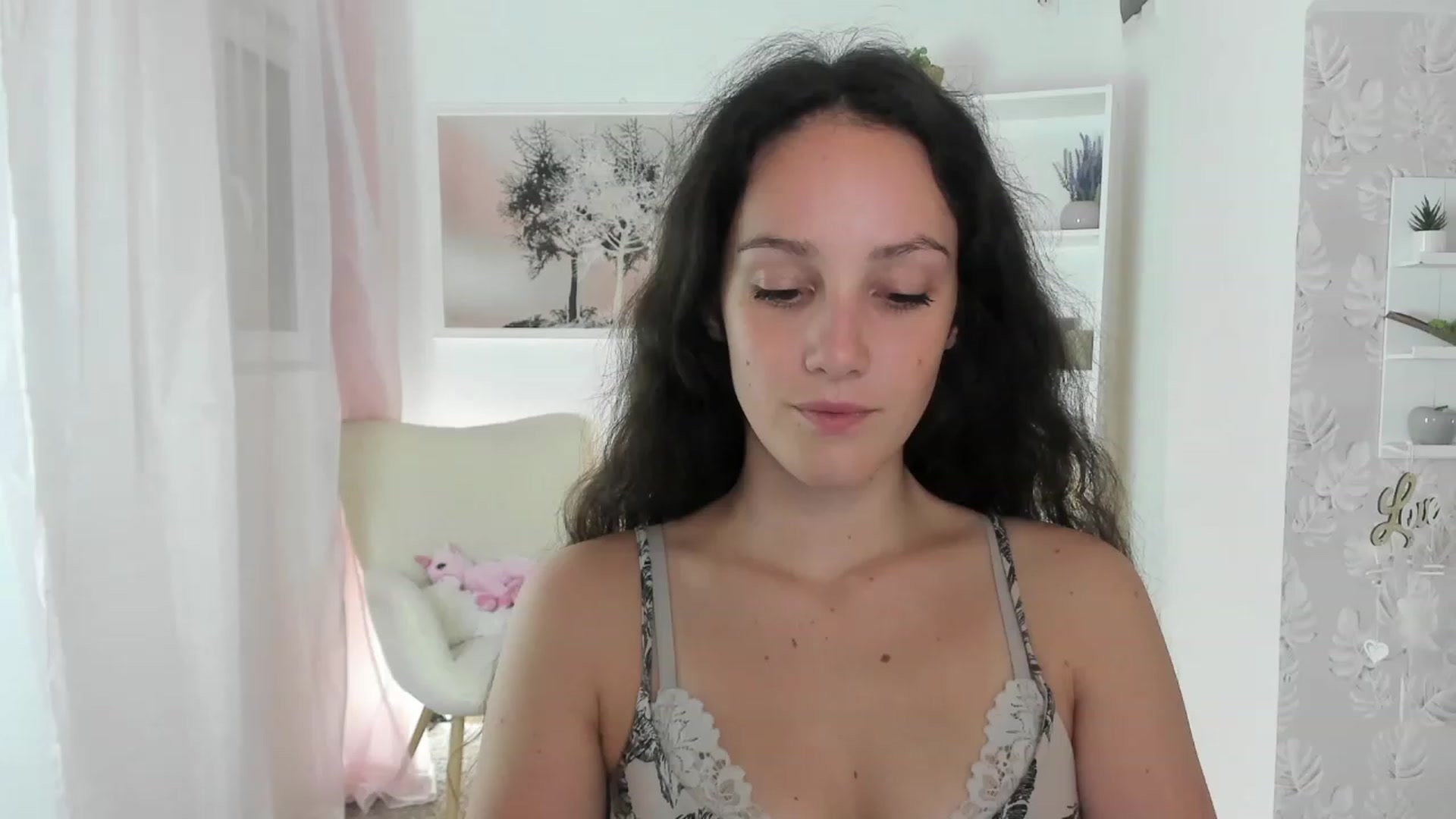 Gallery image thumbnail from Sophie_Rain18's myfreecams stream on, 08/11/2023, 14:28 image 6 of 20