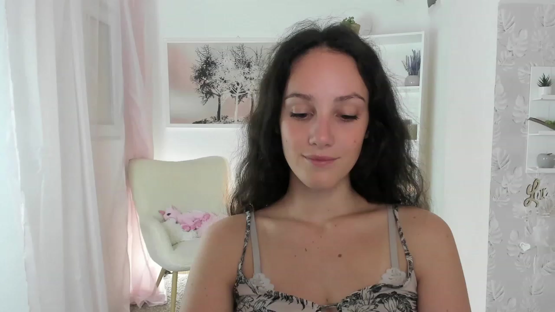 Gallery image thumbnail from Sophie_Rain18's myfreecams stream on, 08/11/2023, 14:28 image 14 of 20