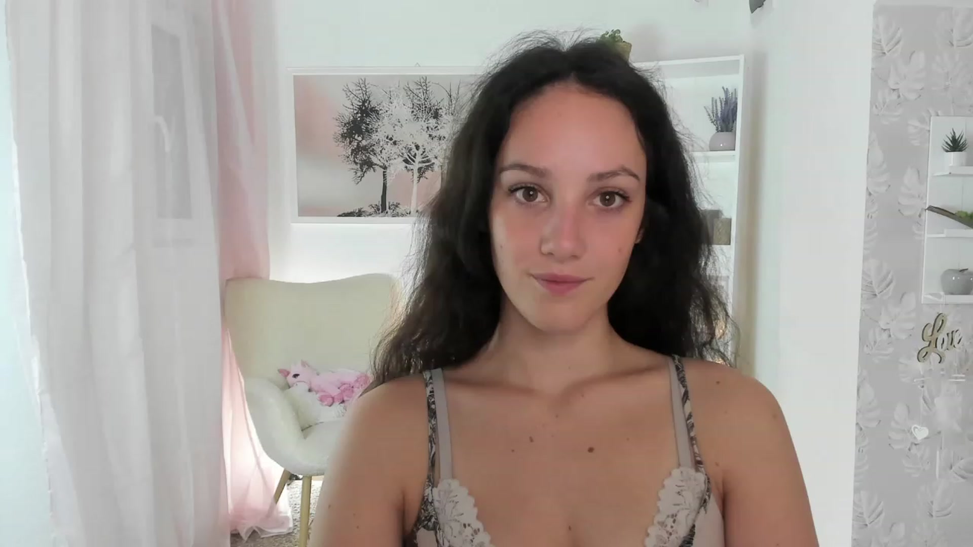 Gallery image thumbnail from Sophie_Rain18's myfreecams stream on, 08/11/2023, 14:28 image 11 of 20
