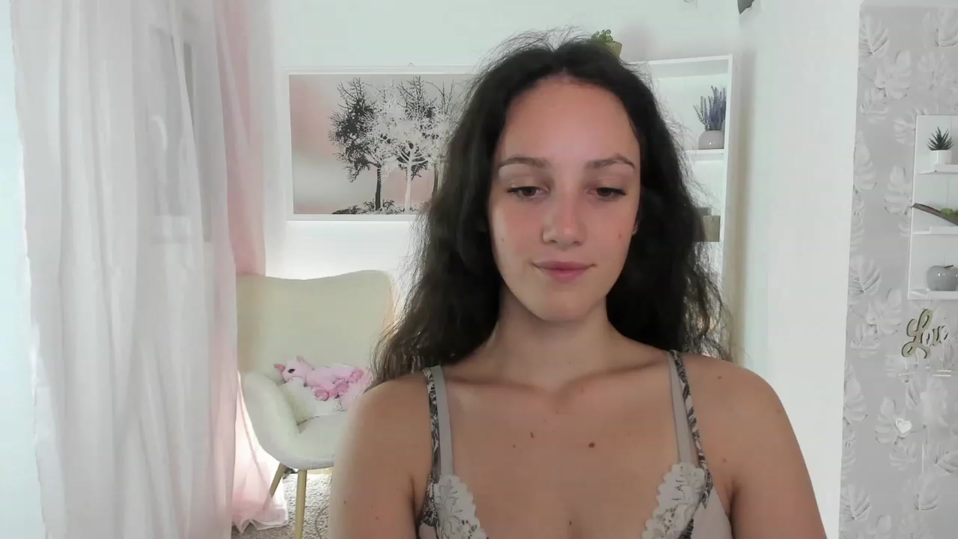 Gallery image thumbnail from Sophie_Rain18's myfreecams stream on, 08/11/2023, 14:28 image 10 of 20