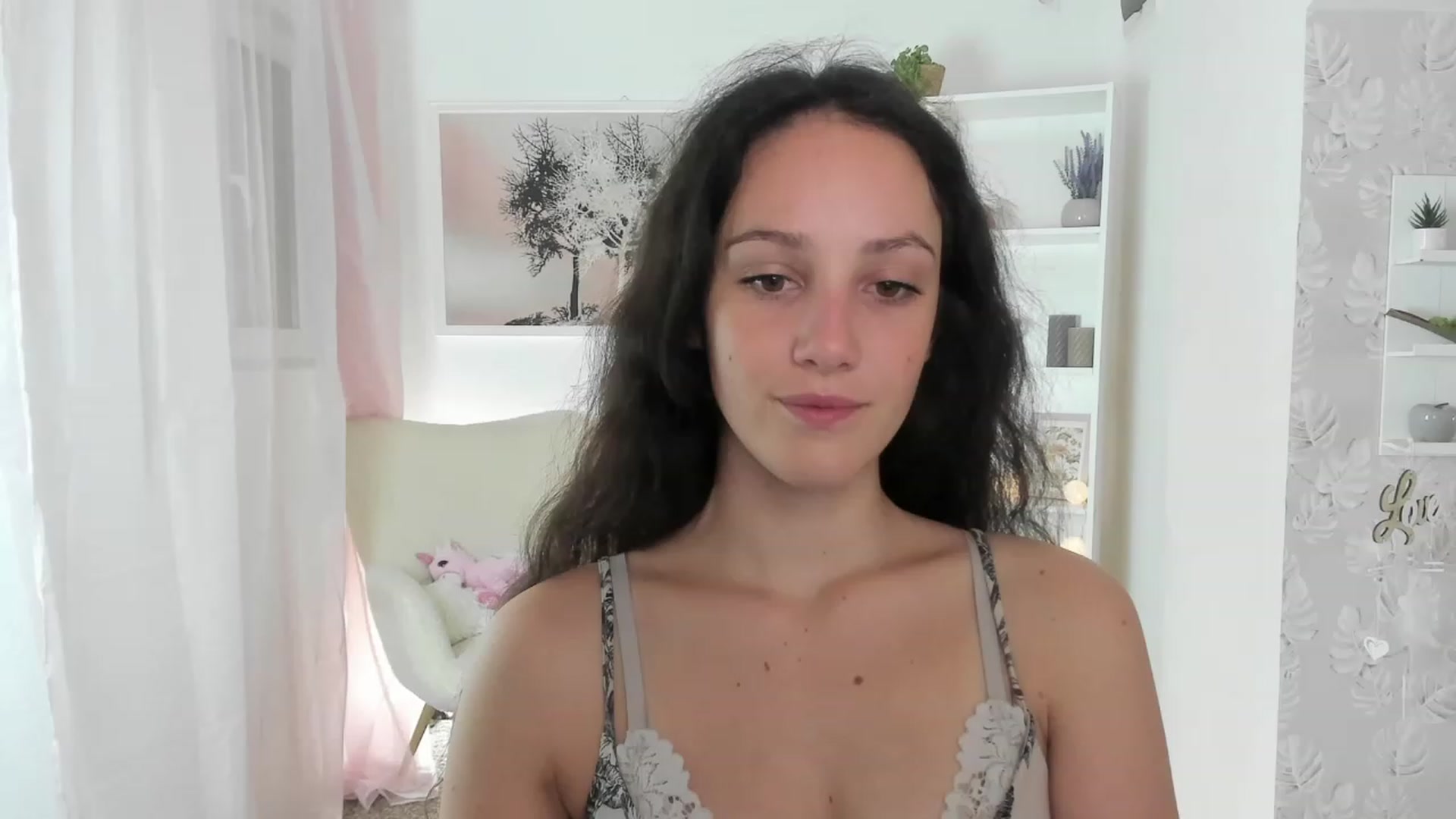 Gallery image thumbnail from Sophie_Rain18's myfreecams stream on, 08/11/2023, 14:28 image 9 of 20