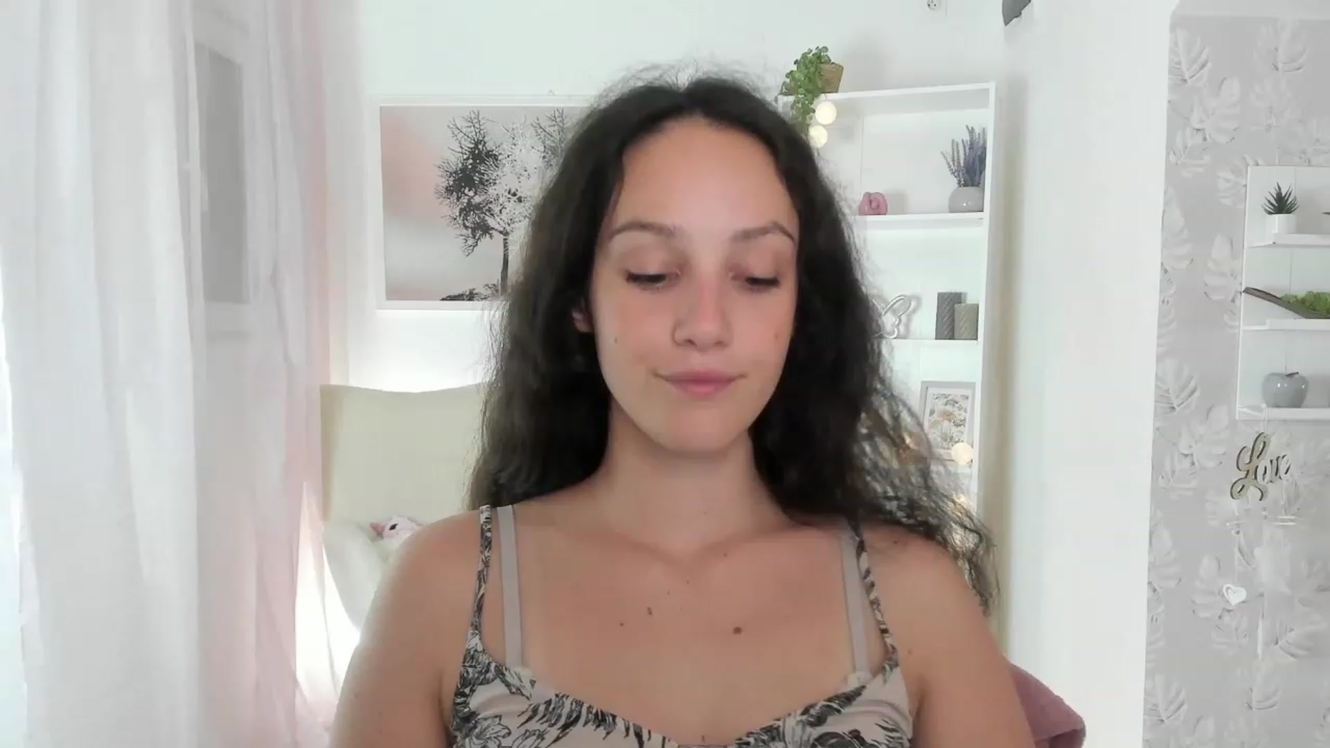 Gallery image thumbnail from Sophie_Rain18's myfreecams stream on, 08/11/2023, 15:59 image 15 of 20