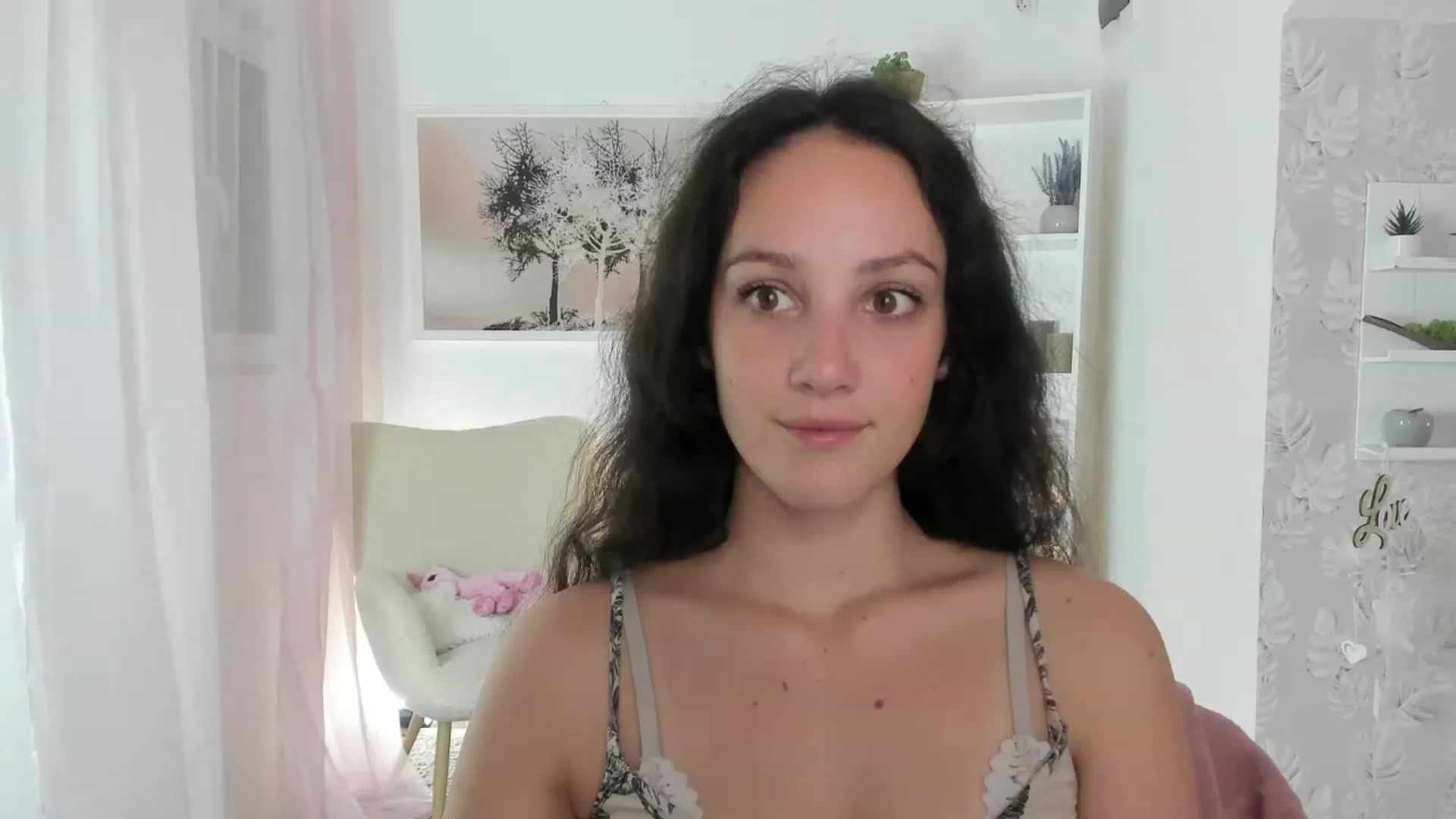 Gallery image thumbnail from Sophie_Rain18's myfreecams stream on, 08/11/2023, 15:59 image 10 of 20