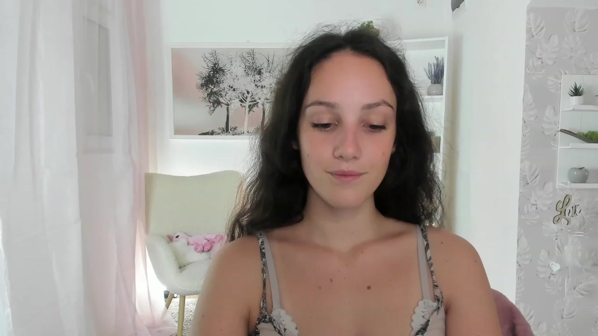 Gallery image thumbnail from Sophie_Rain18's myfreecams stream on, 08/11/2023, 15:59 image 6 of 20
