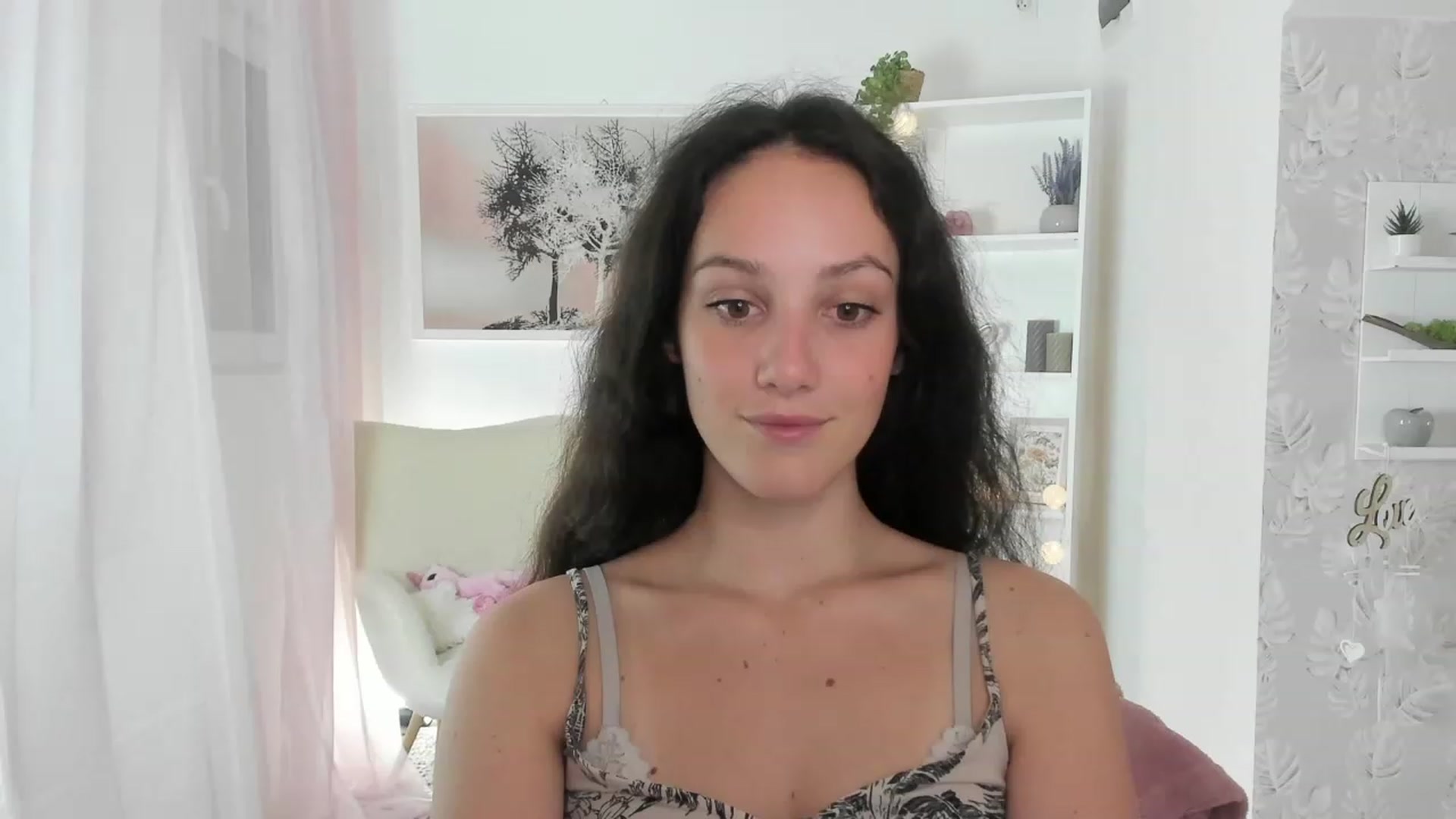 Gallery image thumbnail from Sophie_Rain18's myfreecams stream on, 08/11/2023, 15:59 image 17 of 20