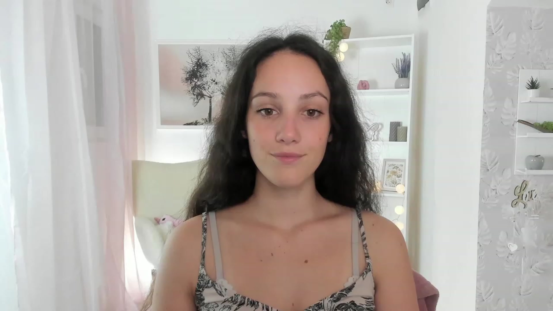 Gallery image thumbnail from Sophie_Rain18's myfreecams stream on, 08/11/2023, 15:59 image 19 of 20